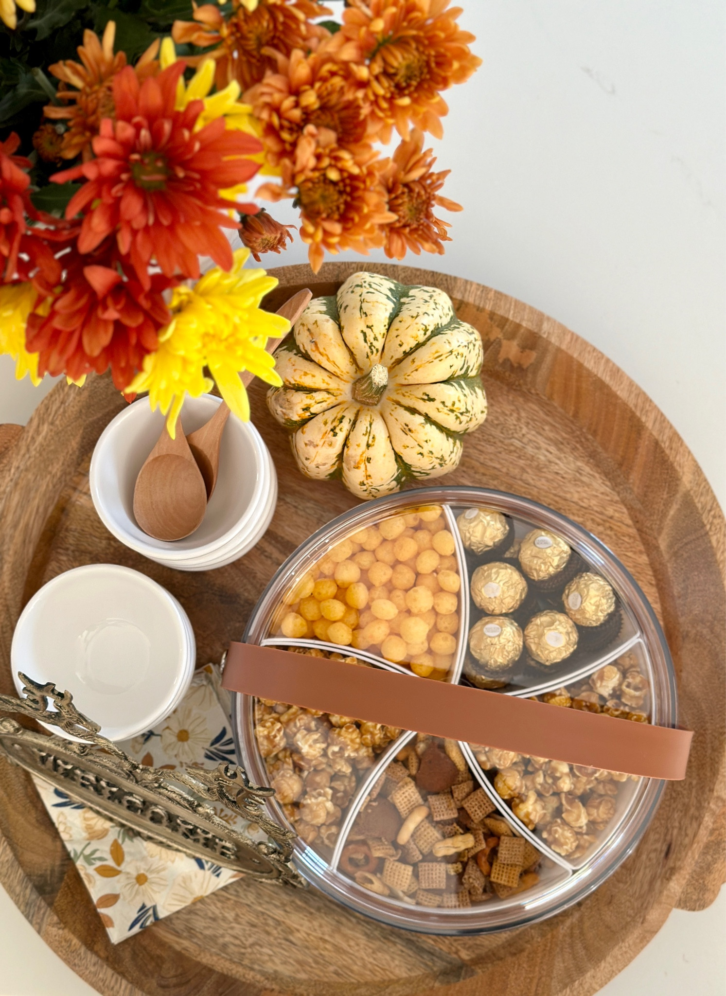 Divided tray for potluck, picnic, holiday party and so much more! 

Amazon home, Holiday party, fall party, fall decor, fall home, dinner party

#LTKfamily #LTKhome #LTKparties