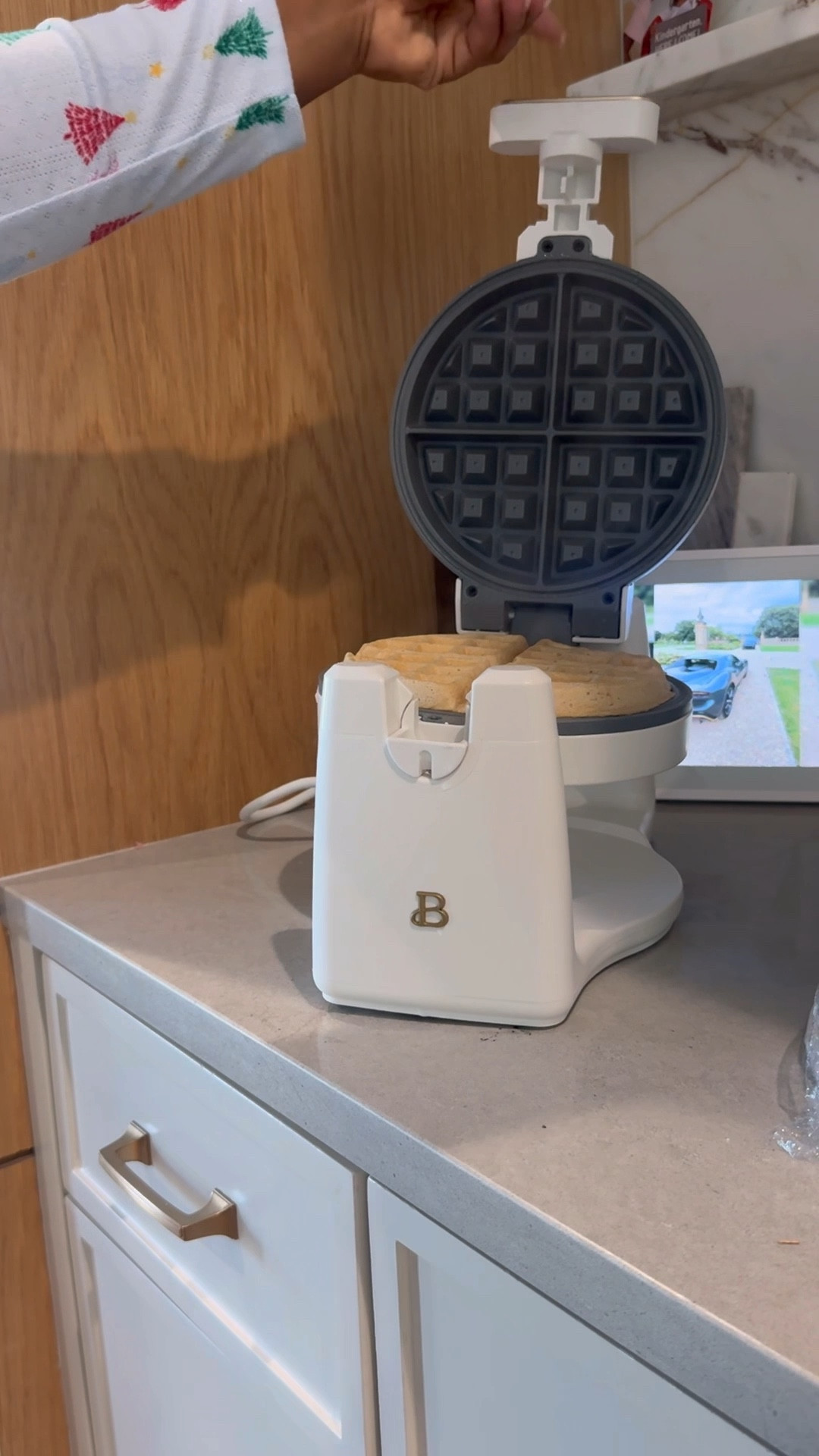 $37 waffle maker 

#LTKHoliday #LTKFindsUnder50 #LTKHome