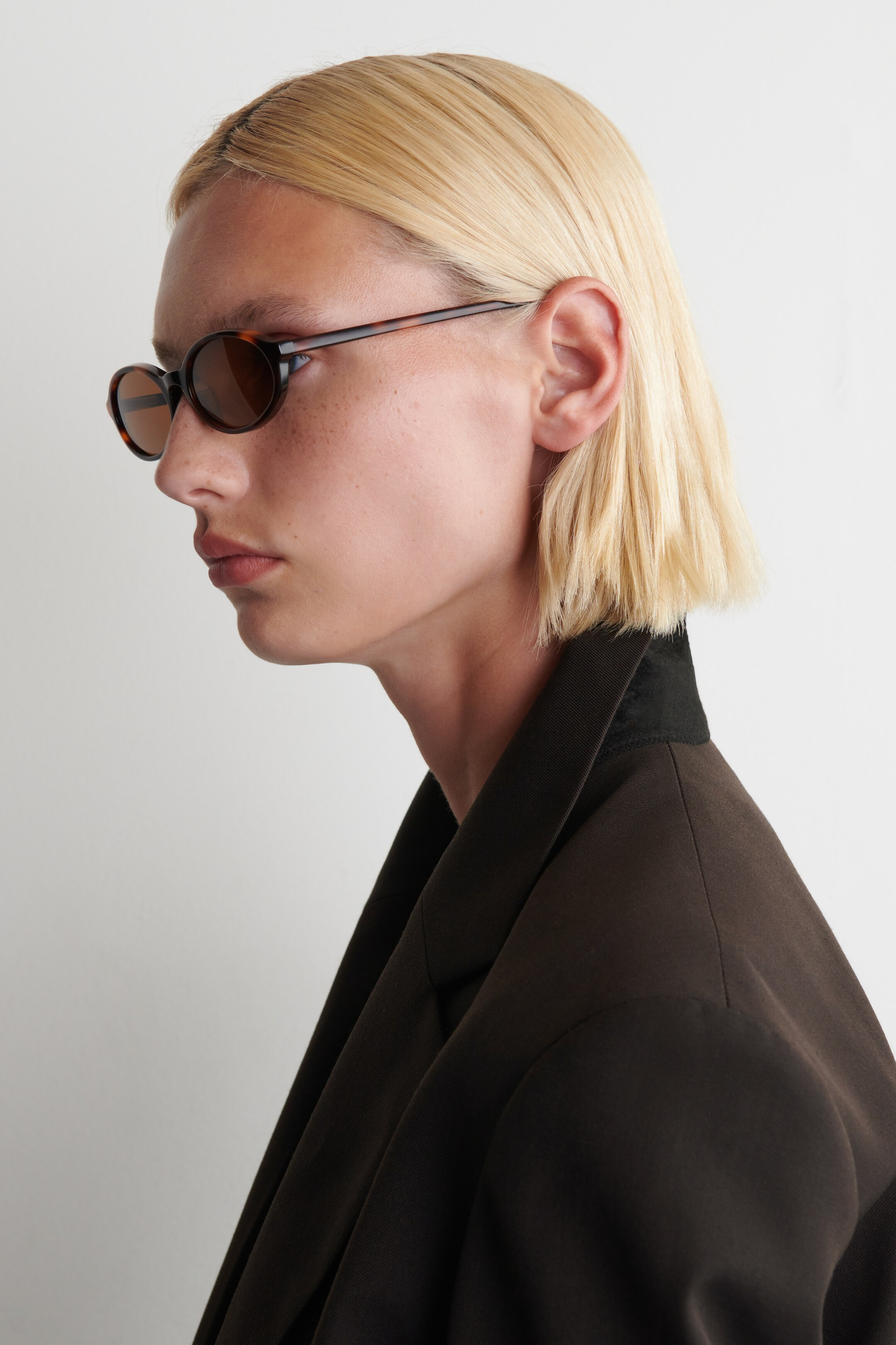 OVAL SUNGLASSES | H&M (UK, MY, IN, SG, PH, TW, HK)