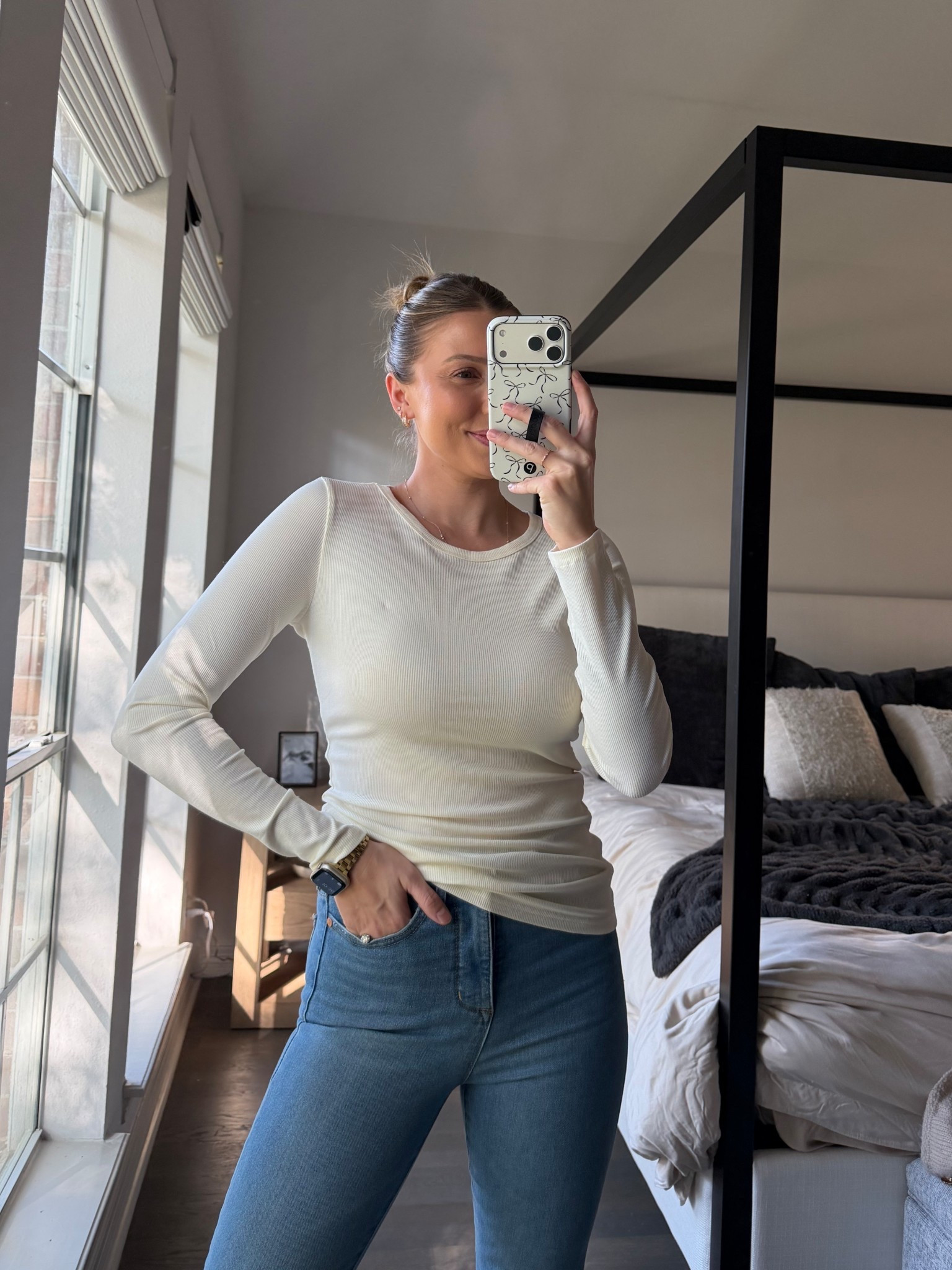 The perfect basic long sleeve! I’m in a M but could have done S too!

#LTKootd #LTKdayinmylife #LTKmomlife