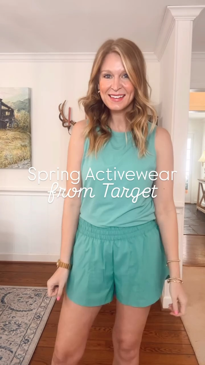 The new activewear from Target is so good! Too bad it’s freezing here still, but I’m ready for it! Tons of color options and styles! I’m in size M. 

#targetstyle #target #targetfashion #activewear #activewearfashion #affordablefashion