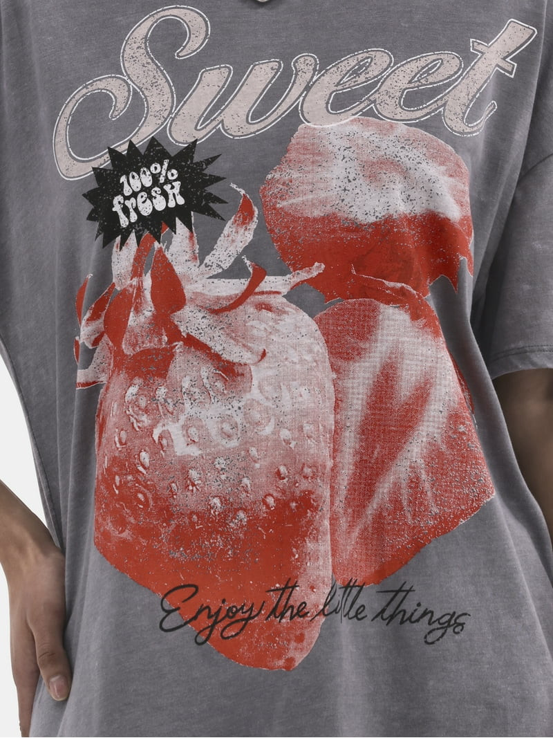 No Boundaries Washed Graphic Boyfriend Tee, Women's | Walmart (US)