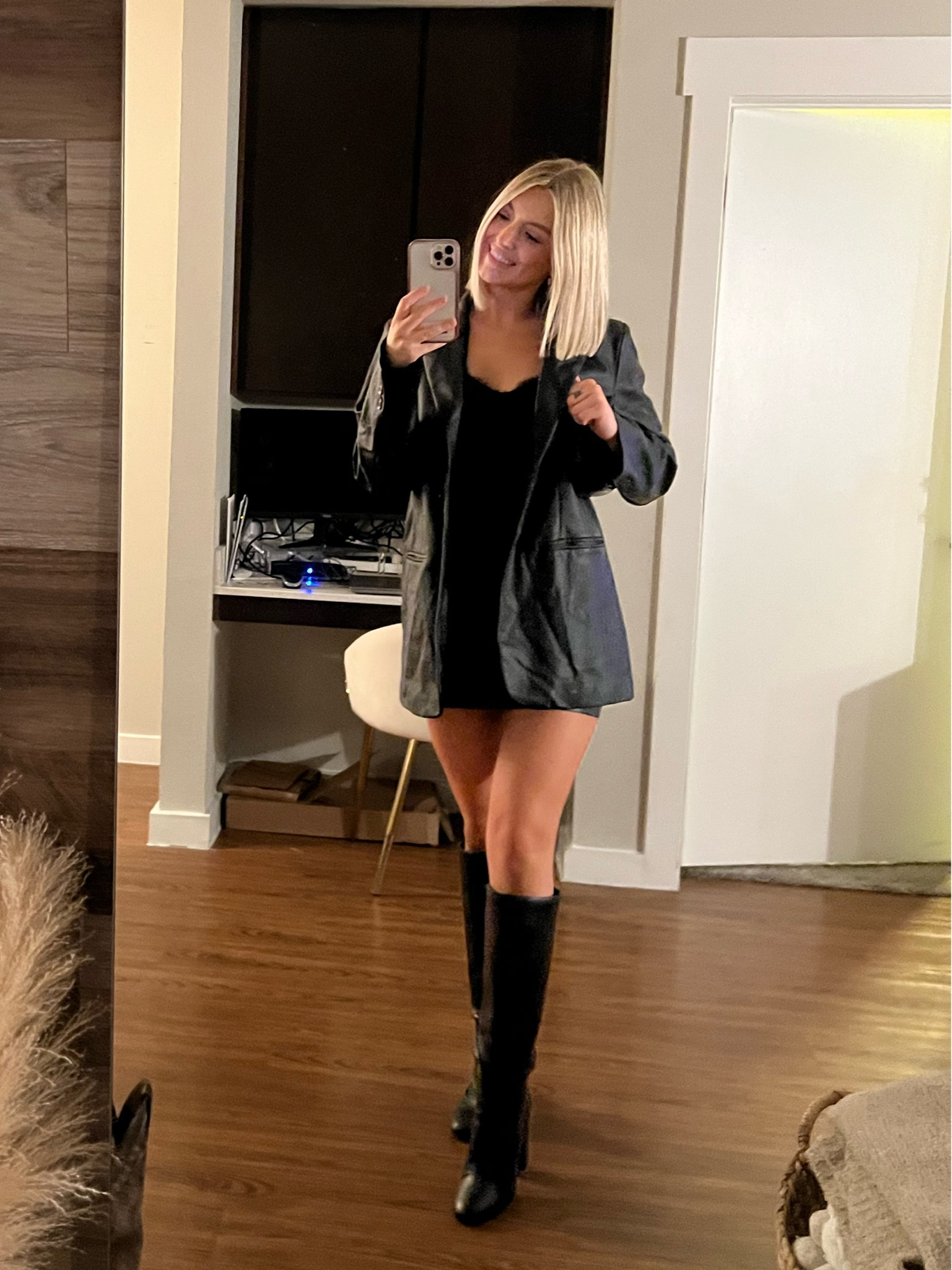 Fall outfit 🖤

#LTKfindsunder50 #LTKSeasonal #LTKshoecrush