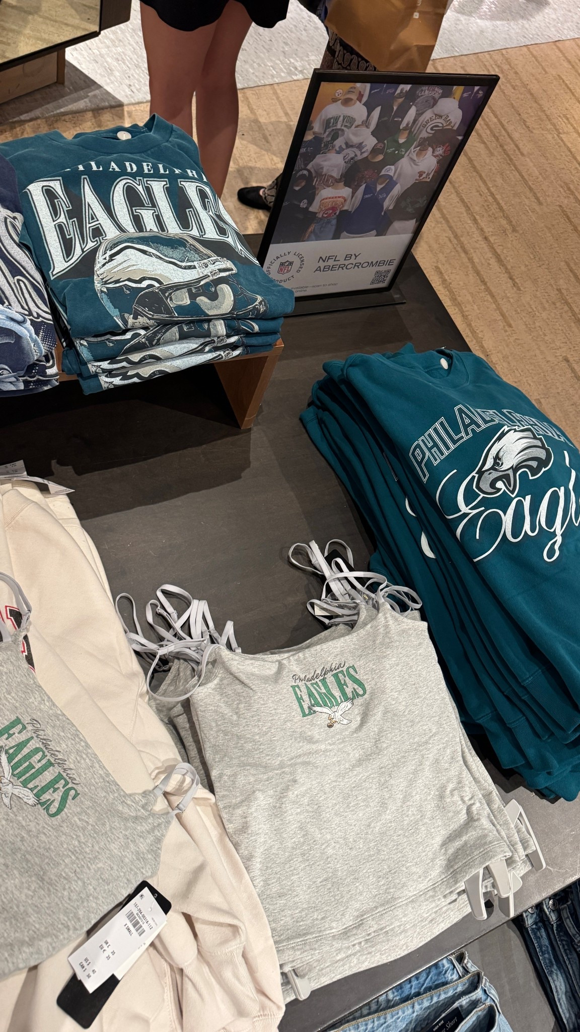 Cute Philadelphia Eagles tops from Abercrombie! 💚🦅 Go Birds 


NFL | Game Day | Sunday Football 

#LTKActive #LTKSeasonal #LTKFindsUnder100