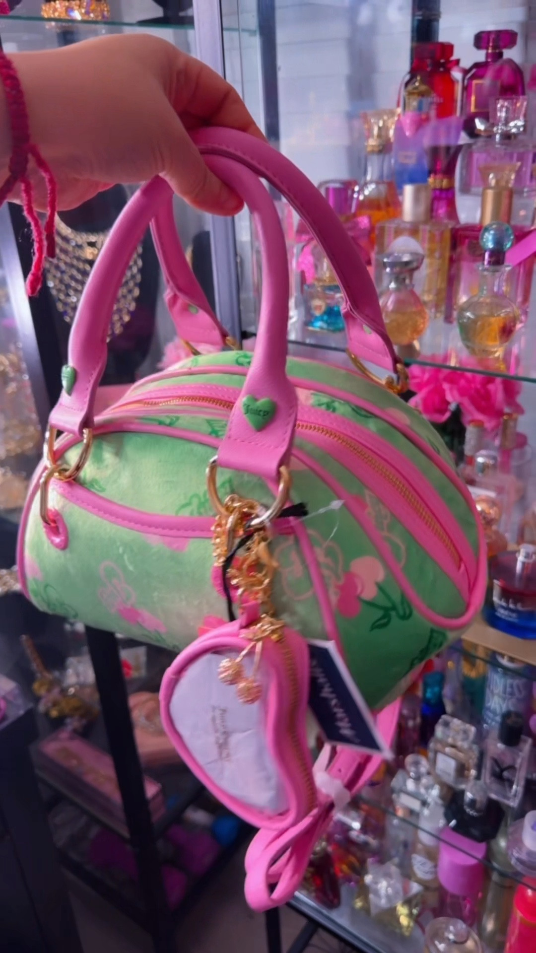 Just a Y2K Diva Juicy Shopping Haul! 🛍️ 🍓💖✨💚🍒

@MimosaFlow : Song Available on all platforms 💖✨💚 Glamorous Y2K 

#shoppinghaul #shopping #pink #y2k #tjmaxx 

#LTKselfcare #LTKSpringSale #LTKBeauty