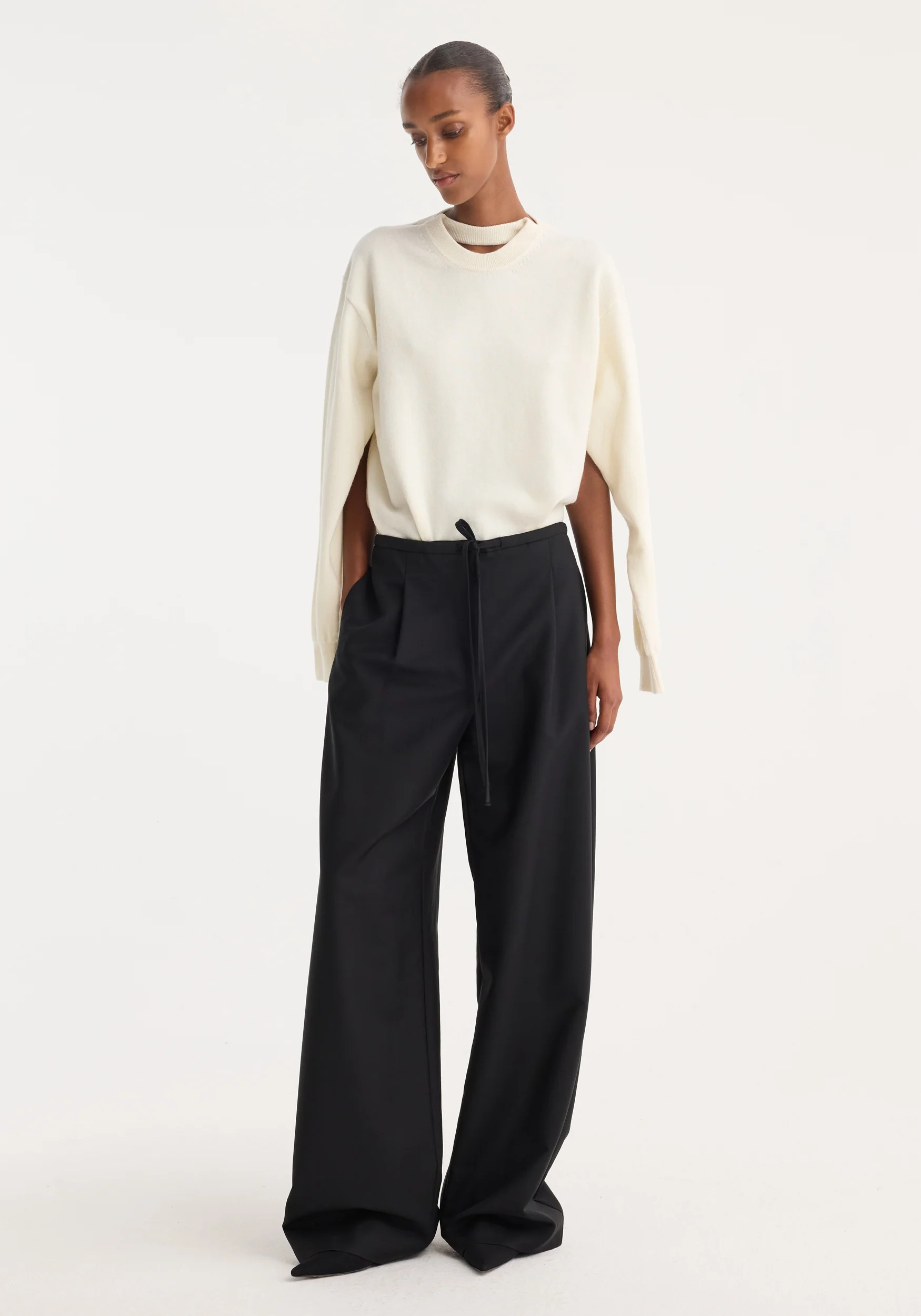 relaxed drawstring trousers | black | Rohe