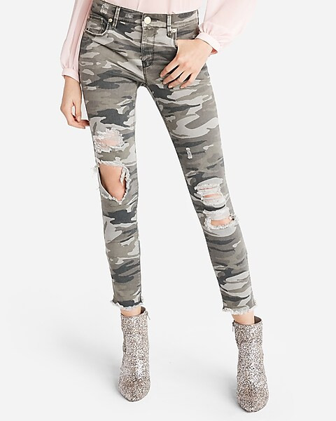 Mid Rise Destroyed Camo Stretch Ankle Pant | Express