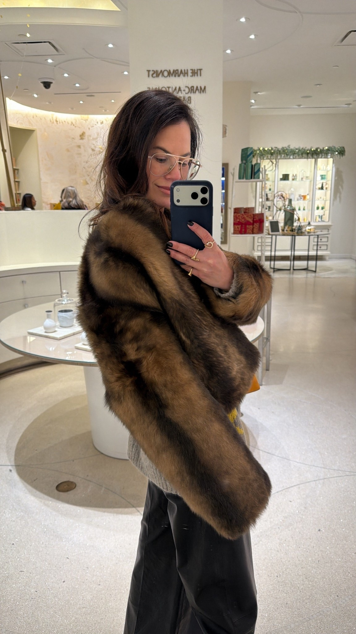 What I’m wearing in New York!!


Women’s fashion, fall fashion, fall style, fall outfits, fall outfit inspo, fall ootd, holiday fashion, holiday style, holiday outfits, holiday ootd, winter fashion, winter style, winter outfits, winter outfit inspo, thanksgiving fashion, thanksgiving outfit, travel outfit, New York fashion


 

#LTKCyberWeek #LTKOver40 #LTKHoliday