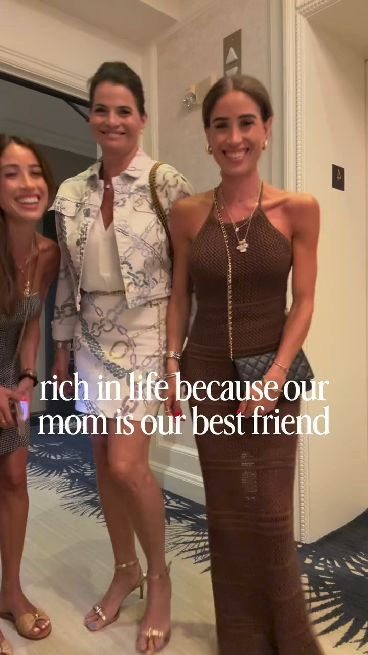 Our best friend and the best gift is to have a mom like ours🩷truly no better bond than a mom and her daughters. We trusted these moments ✨

Wearing xxs petite in dresses 

#momsanddaughters #bestfriend #momdaughterduo

#LTKPetite #LTKSaleAlert