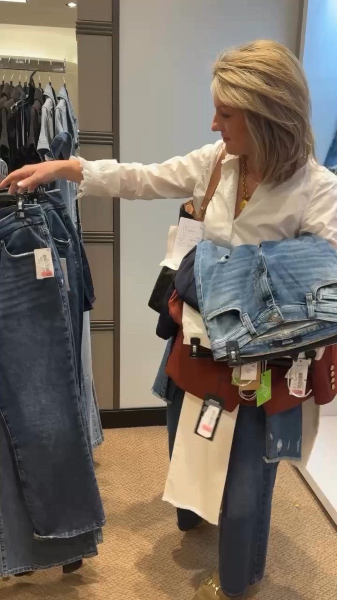 Style evolves — and so do you. Our stylists help women redefine their wardrobes with pieces that feel modern, effortless, and true to who they are right now. ✨ From closet edits to personal shopping, we’ll help you build a wardrobe that makes getting dressed fun again. Book your Styling Session today — confidence looks good on you.