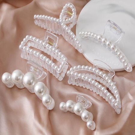 Set of 6 Pearl hair clips for under $6! Great idea for bridesmaid boxes. 