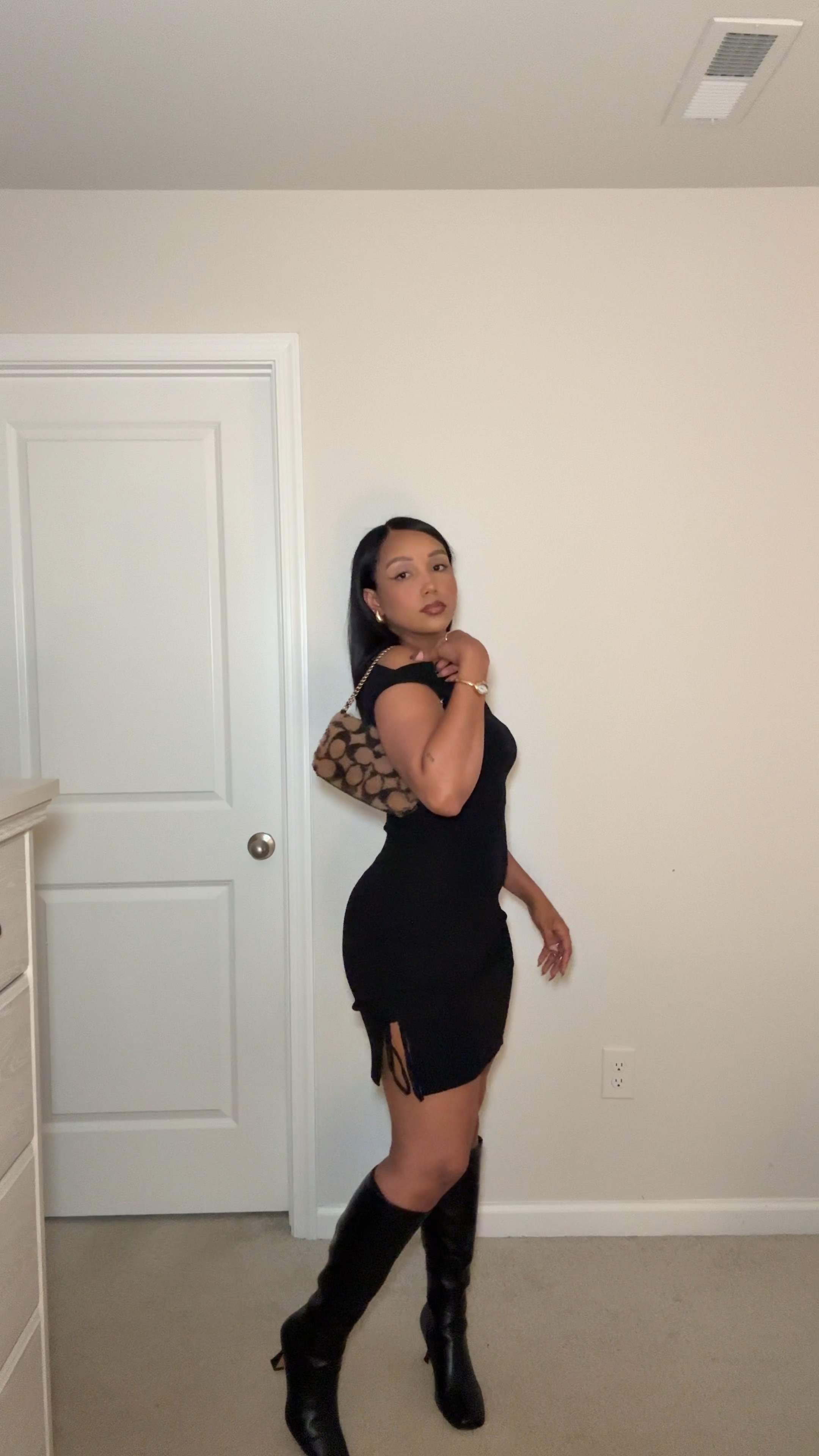 OOTN! 
Bag is a few years old coach collab with JLO! Sold out :(

#LTKStyleTip #LTKFindsUnder100 #LTKFindsUnder50