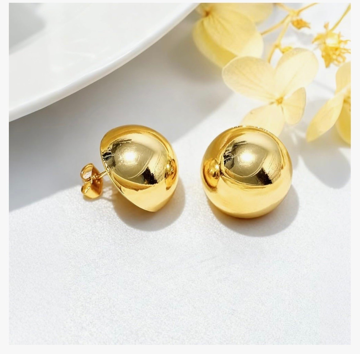 I love the oversized pearl earrings that I have so why not an oversized gold ones? Bonus that they aren’t too heavy and pull on my ear lobes. 👌🏻

#LTKmomlife #LTKootd #LTKgrwm