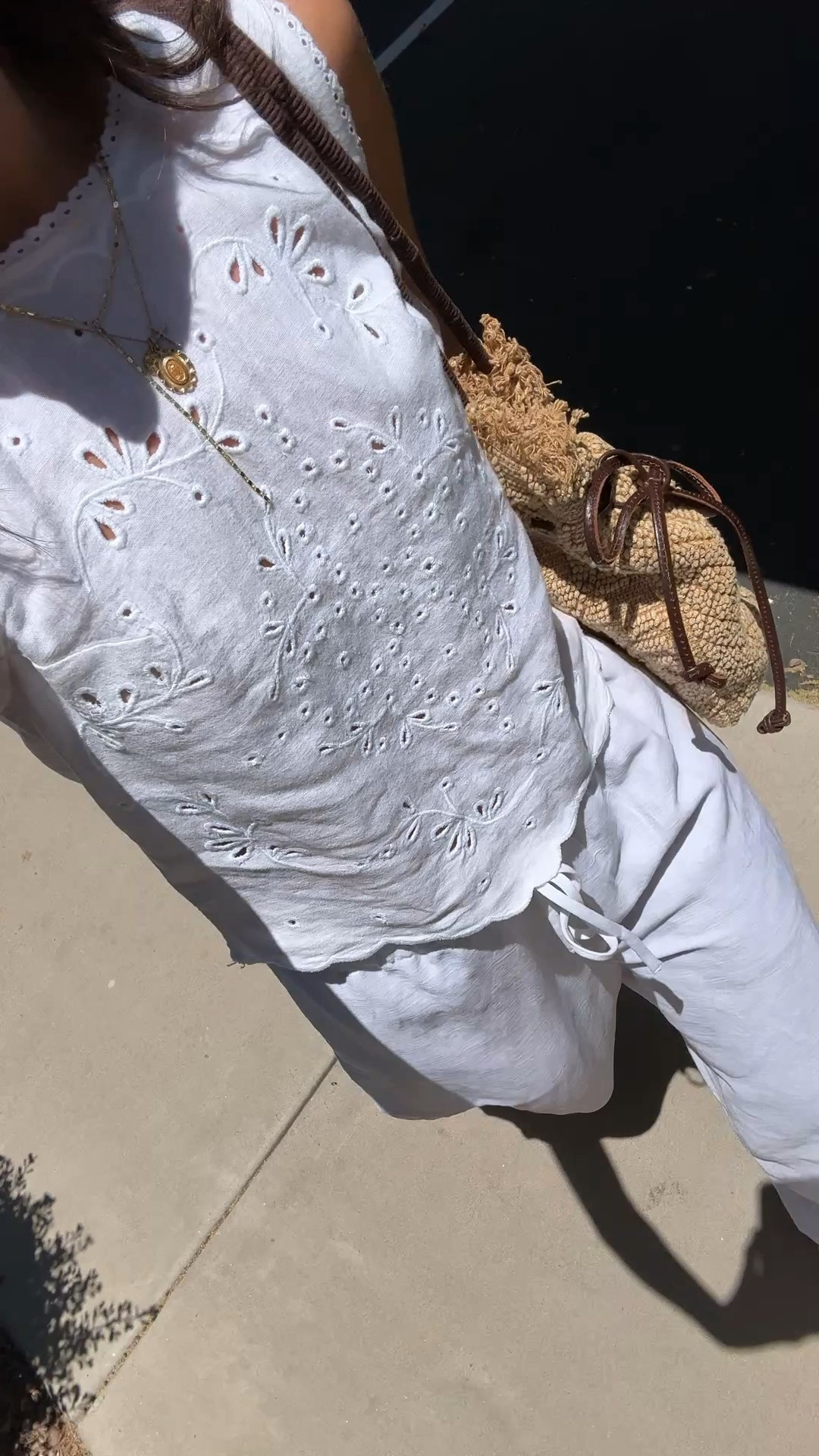 I am 5’7” wearing a size XS in the white top and small/2 in the linen pants! Abercrombie code AFSUMMER works this weekend!