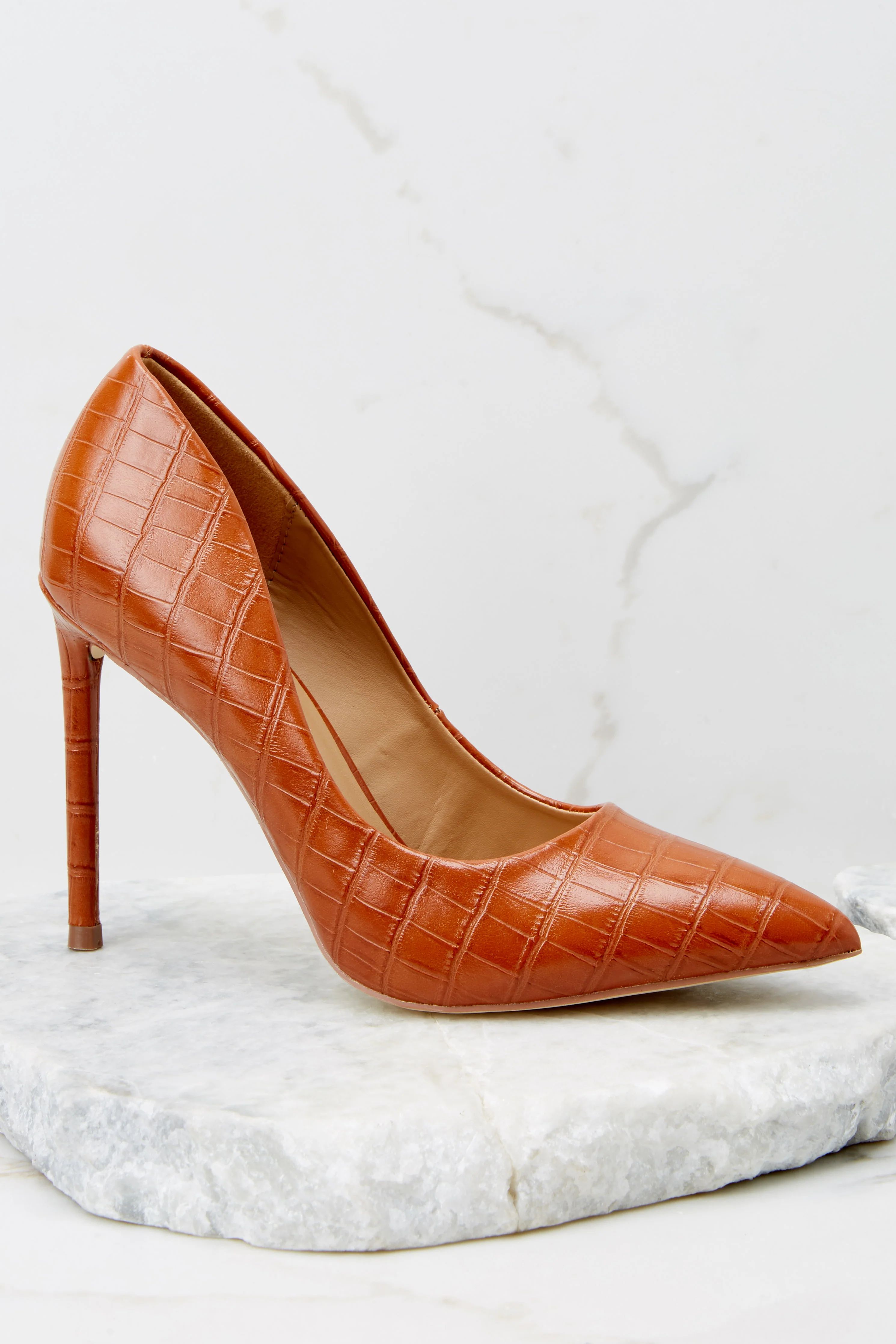 Pumped Up Chestnut Heels | Red Dress 