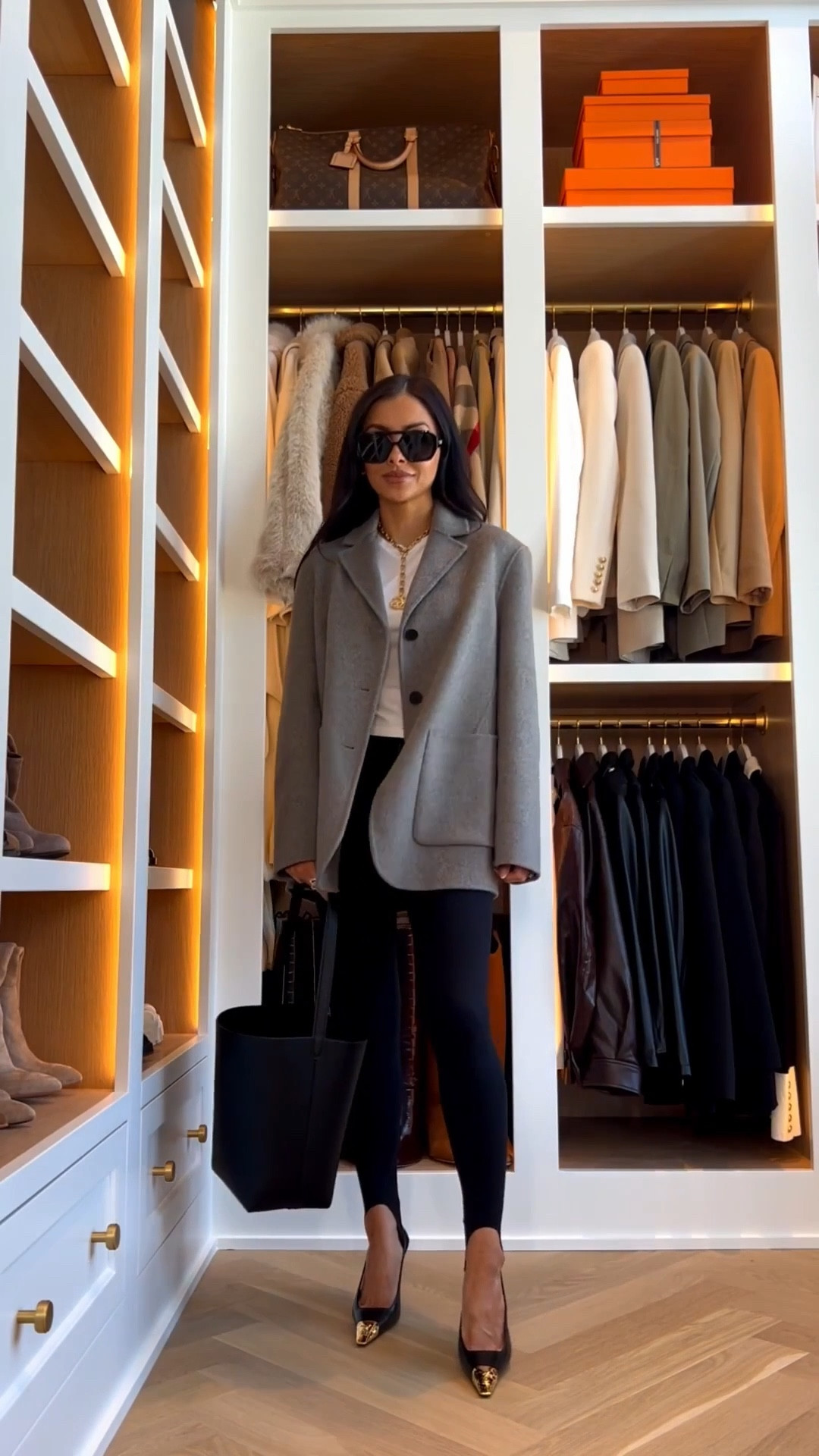 Outfits I wore this week in my late 30s 
Gucci pendant necklace - luxury Valentine’s Day gift idea!
Zara blazer
Commando stirrup leggings
Amazon white tee
Ysl heels
@Zara 
@nordstrom 



#LTKPetite #LTKootd #LTKOver40