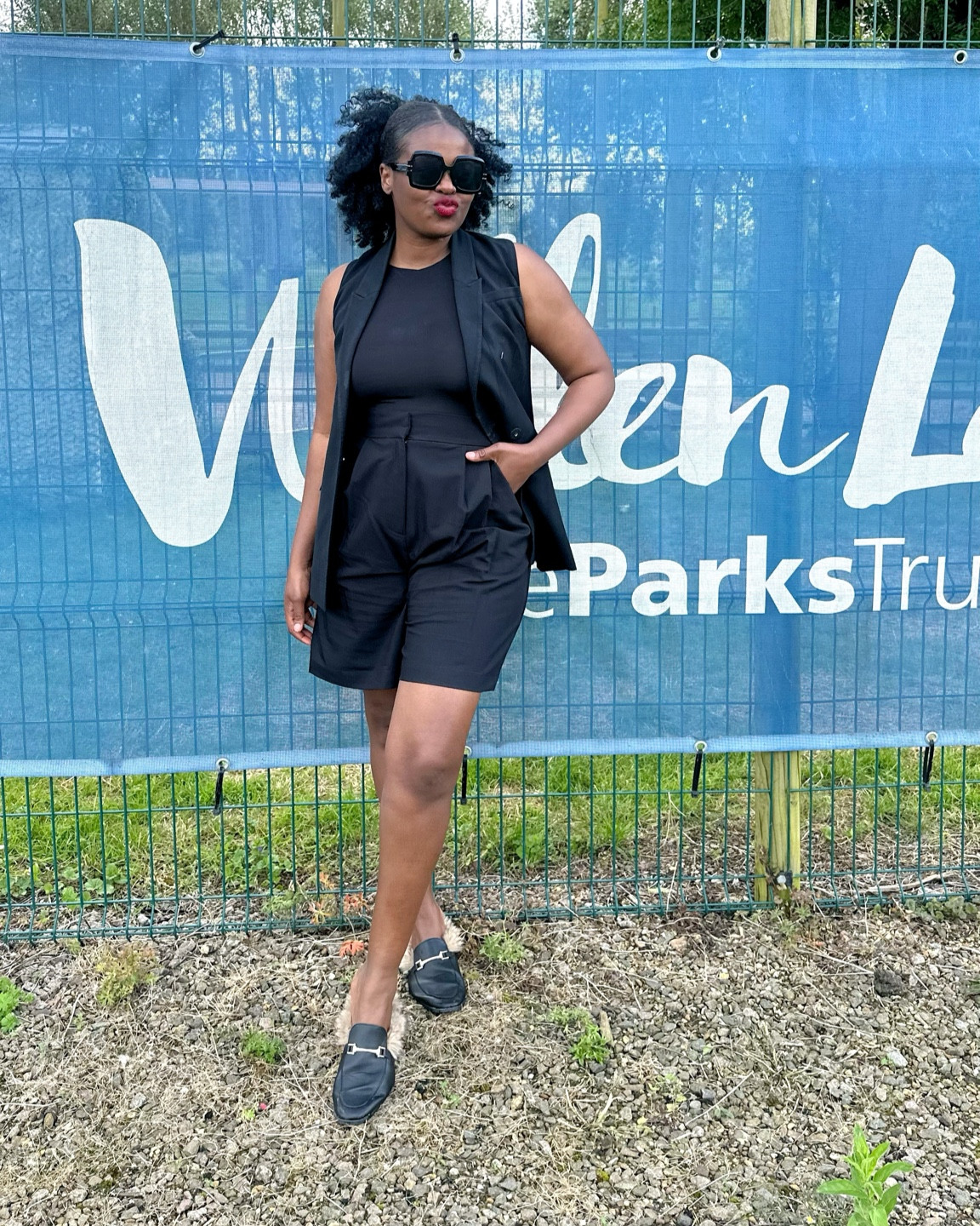 Summer looks in black 