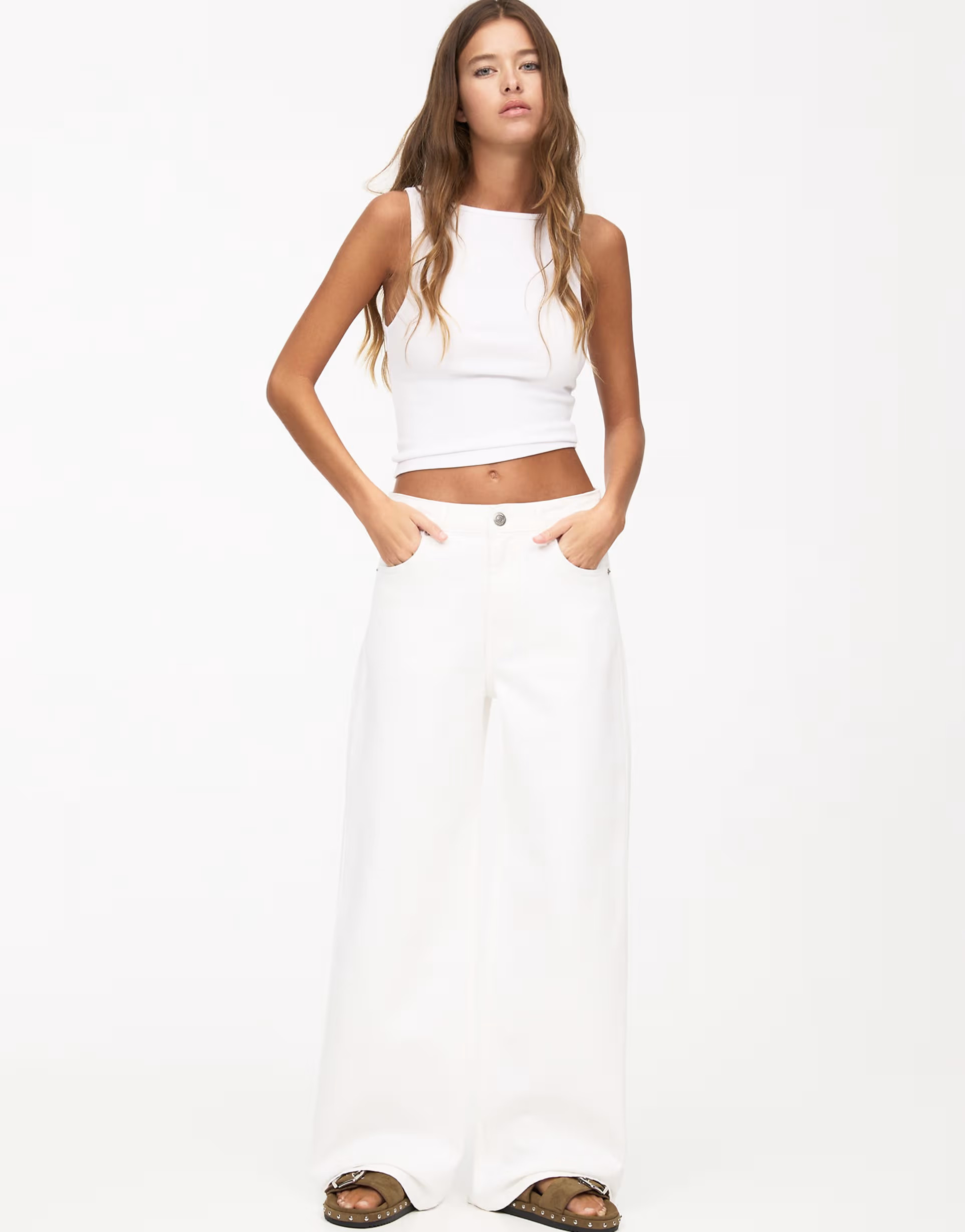 Pull&Bear white mid-rise baggy jeans in white | ASOS (Global)