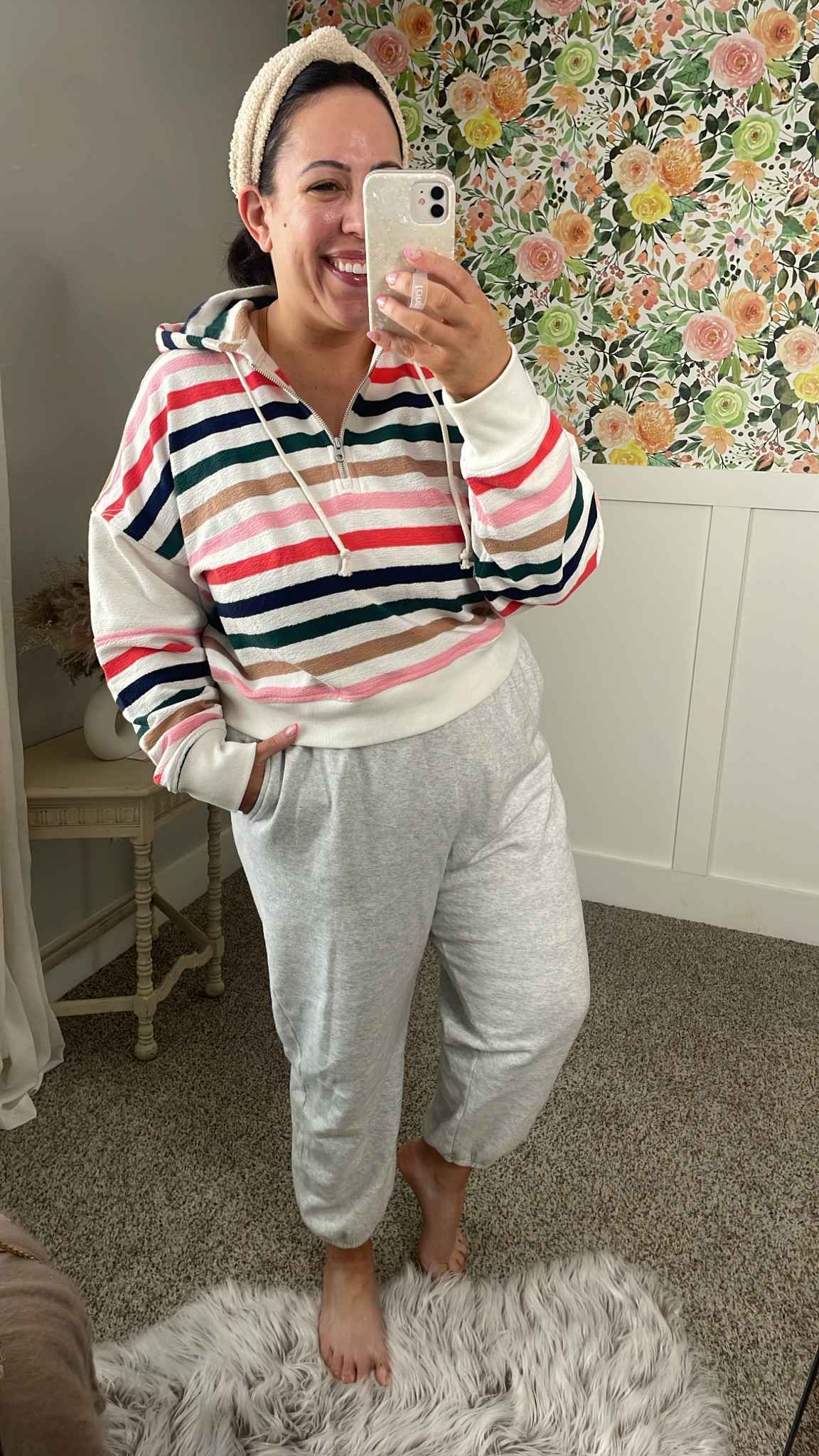 Midsize casual outfit idea with aerie pullover and old navy sweatpants 

#LTKplussize #LTKstyletip #LTKmidsize