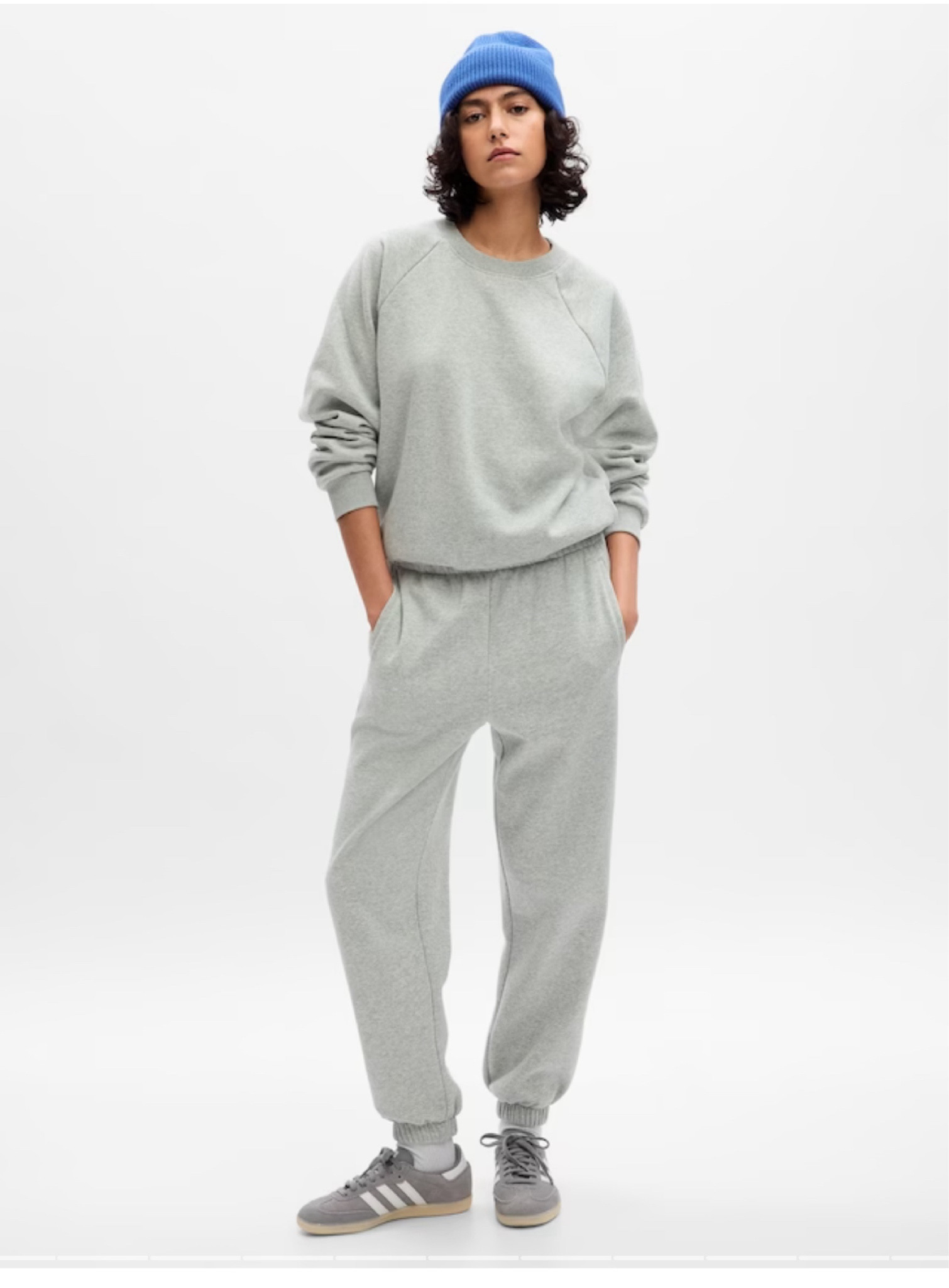 My new favorite sweatpants literally wear them every day.. throw them In the wash and right back on! I wear an Xs