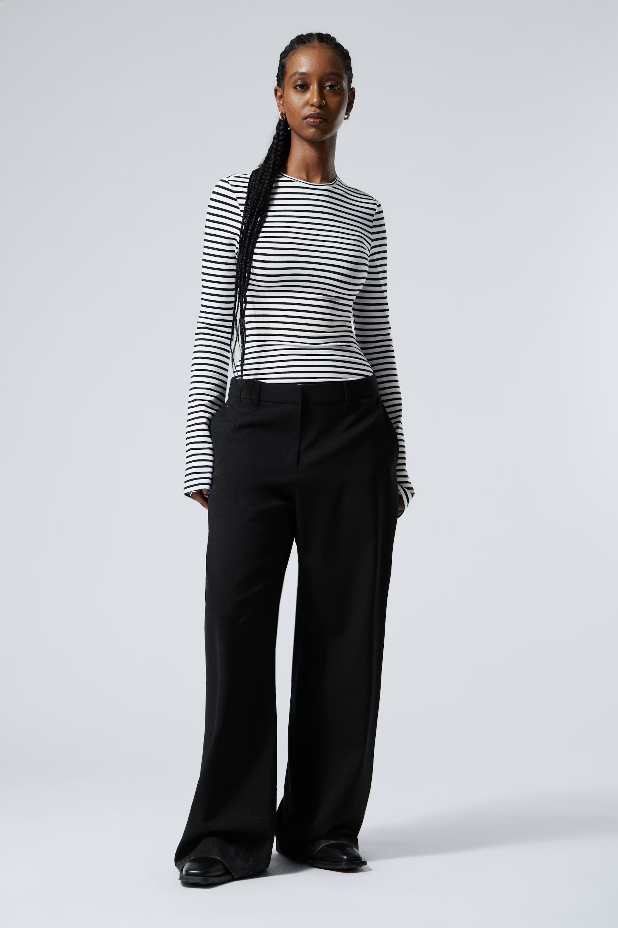 Low-Waisted Loose Fit Suit Trousers | H&M (UK, MY, IN, SG, PH, TW, HK)