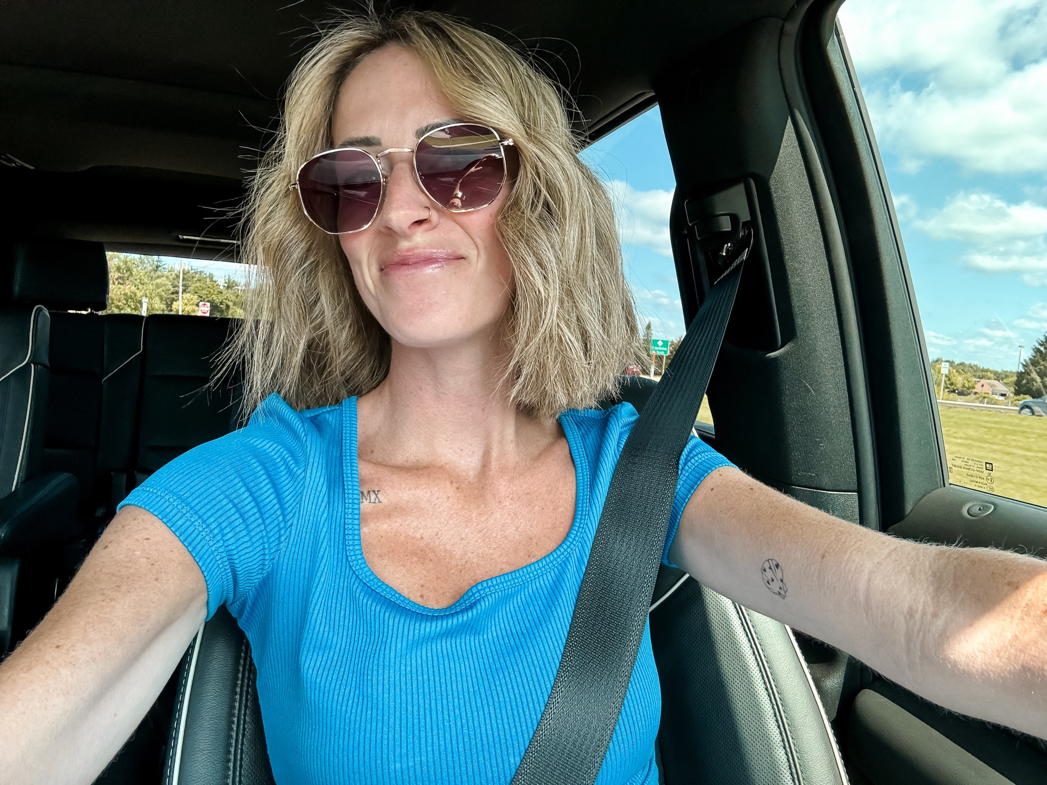 Casual outfit ideas for running errands. I love this cropped baby tee. I have it in so many colors. It is perfect for whatever your day looks like.