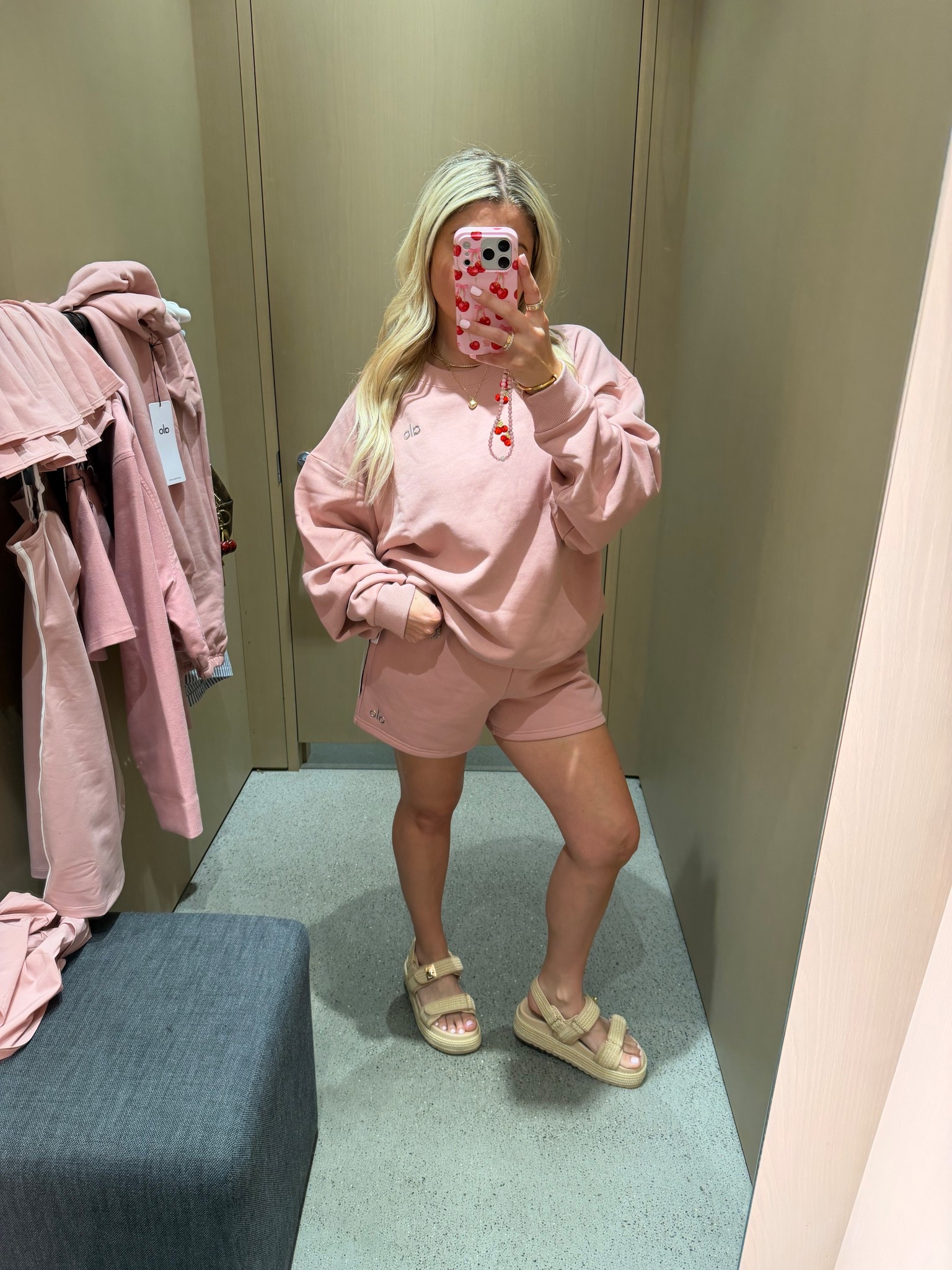 New Alo vintage pink! 
Size small