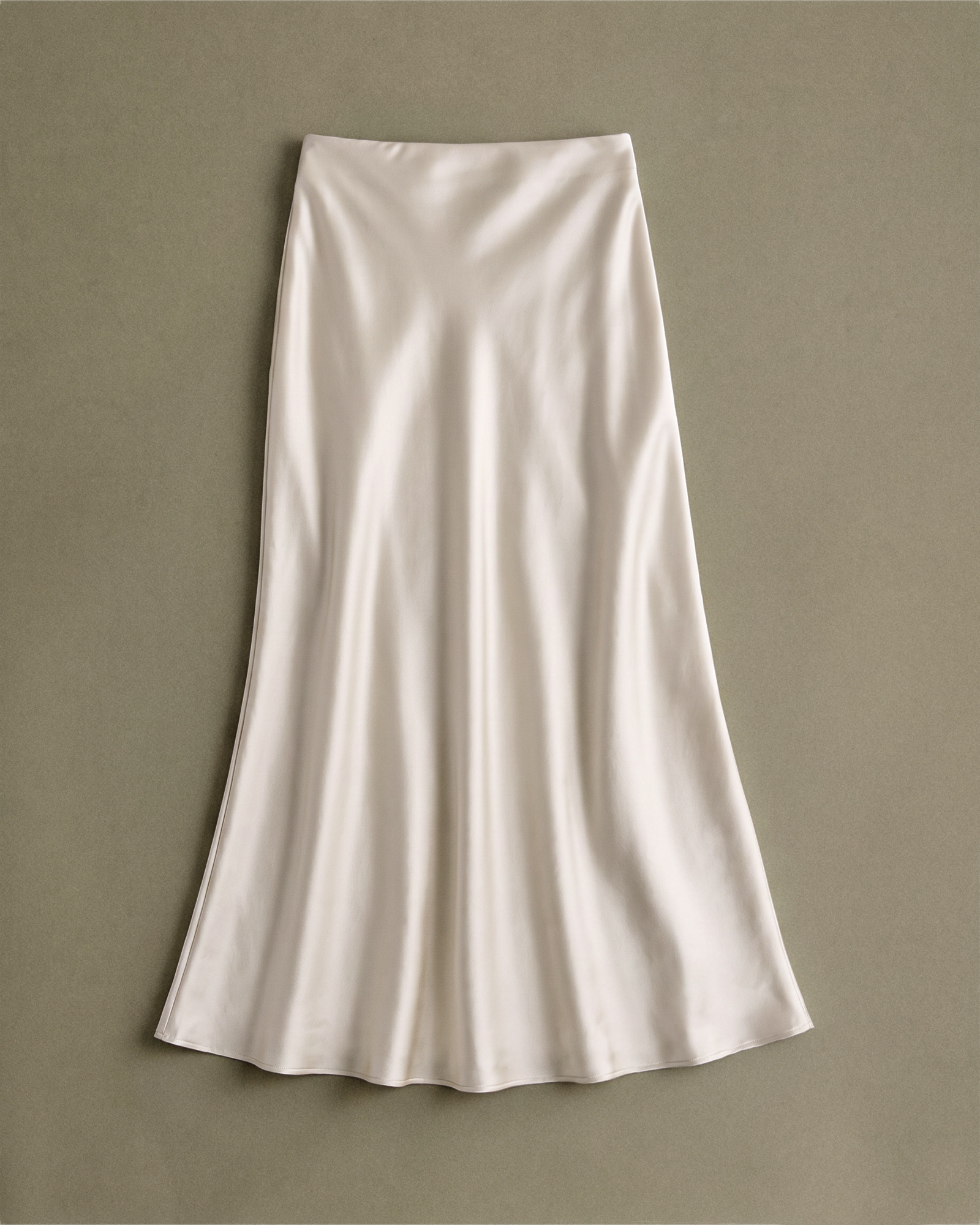 Quince | Women's Maxi Skirt in Champagne, Size Medium, Silk | Quince
