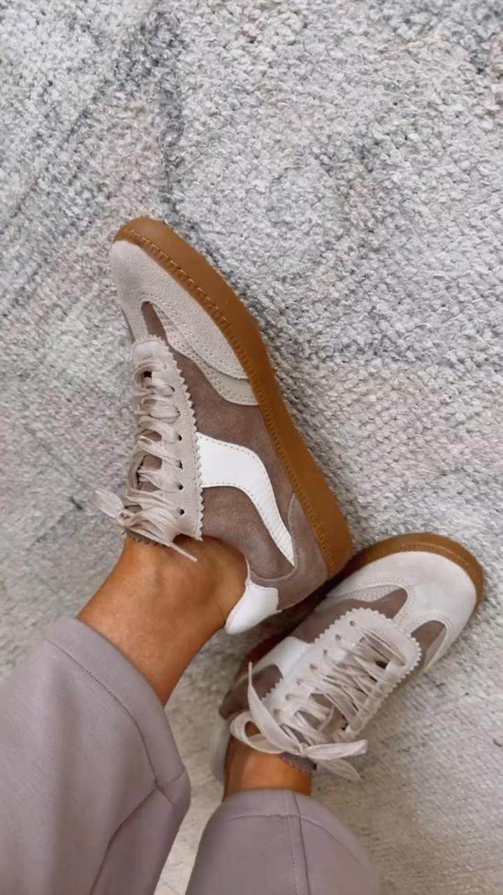 I’m loving these neutral sneakers! I’ve gotten these sneakers last year in a different colorway, and they are just a great sneaker to have! They are also really comfortable!

Loverly Grey, sneakers, neutral sneakers, Nordstrom, dolce vita sneakers 

#LTKSeasonal