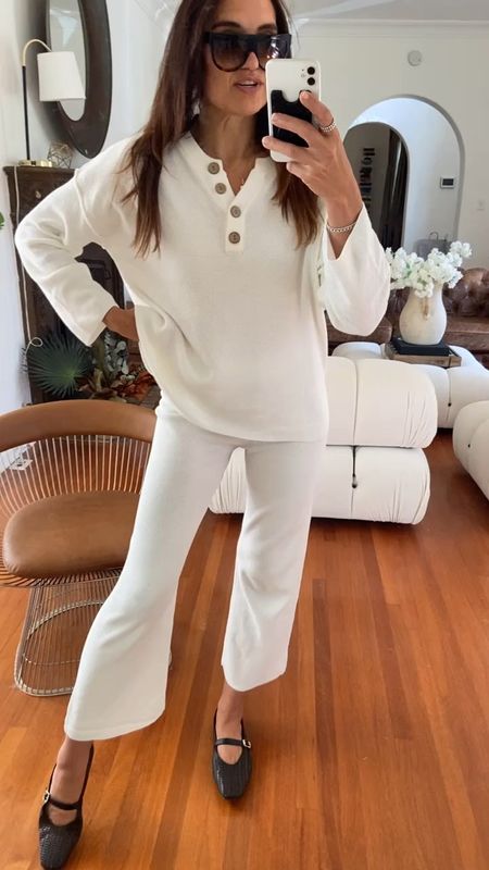 Travel set size small 
Amazon 
Mary Jane’s tts so comfy! 
Travelnoutdit 
Spring outfit 

#LTKfindsunder100