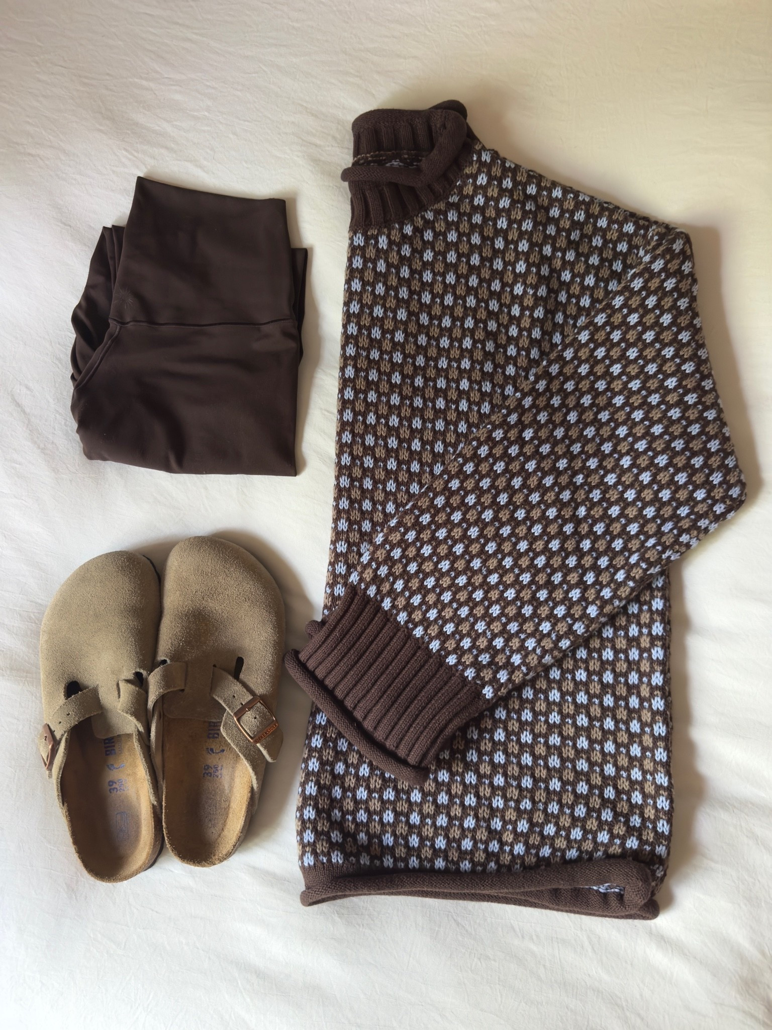 This sweater is back in stock + new styles! And on sale! 

#abercrombie #rollneck #cotton #fallfashion #earlyfall #cozy #sweater

#LTKSeasonal #LTKSaleAlert