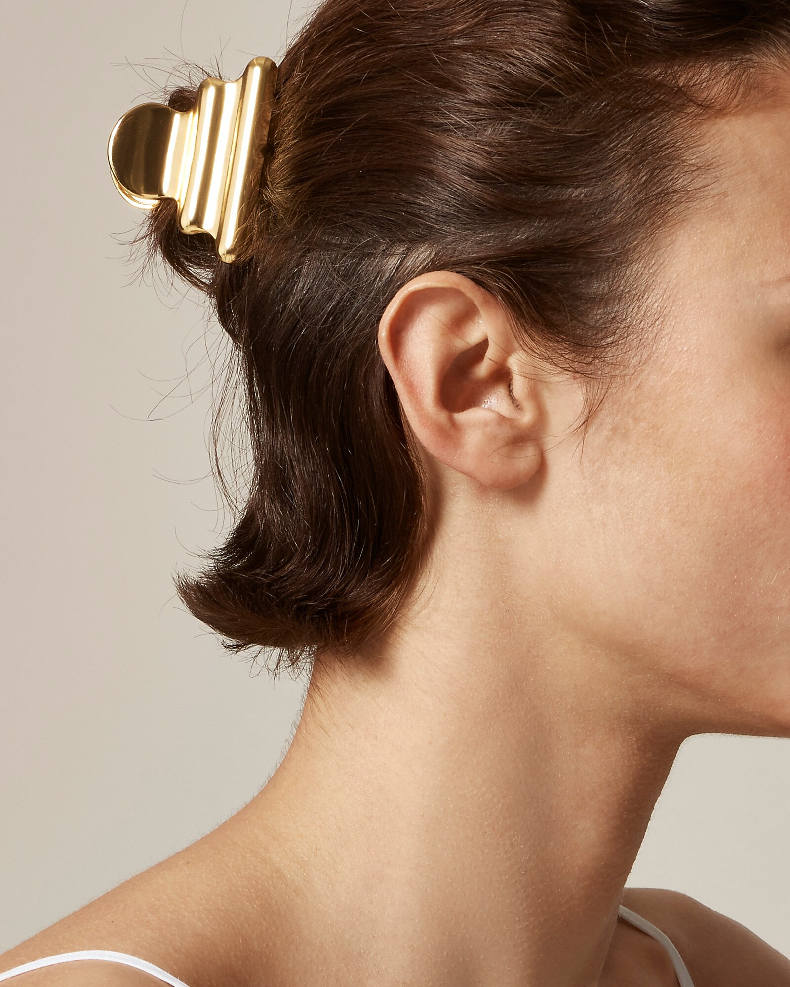 Ridged metallic claw hair clip | J. Crew US