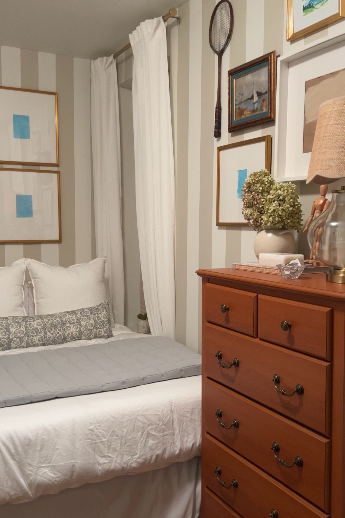 Obsessed with this little gallery wall moment in our bedroom 💙💙 #homedecor #nycapartment #apartment #bedroom #bedroomdesign #inspo #nancymeyers #nanceyersaesthetic 

#LTKHome #LTKFindsUnder100 #LTKStyleTip