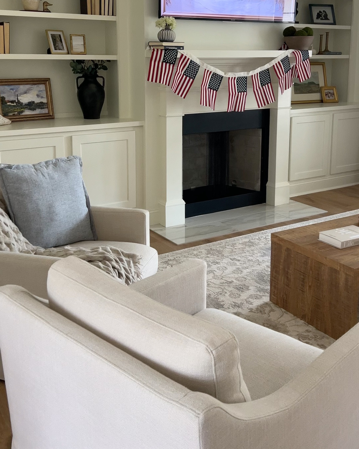 The coziest living room! #rug #sofachair #livingroomfurniture