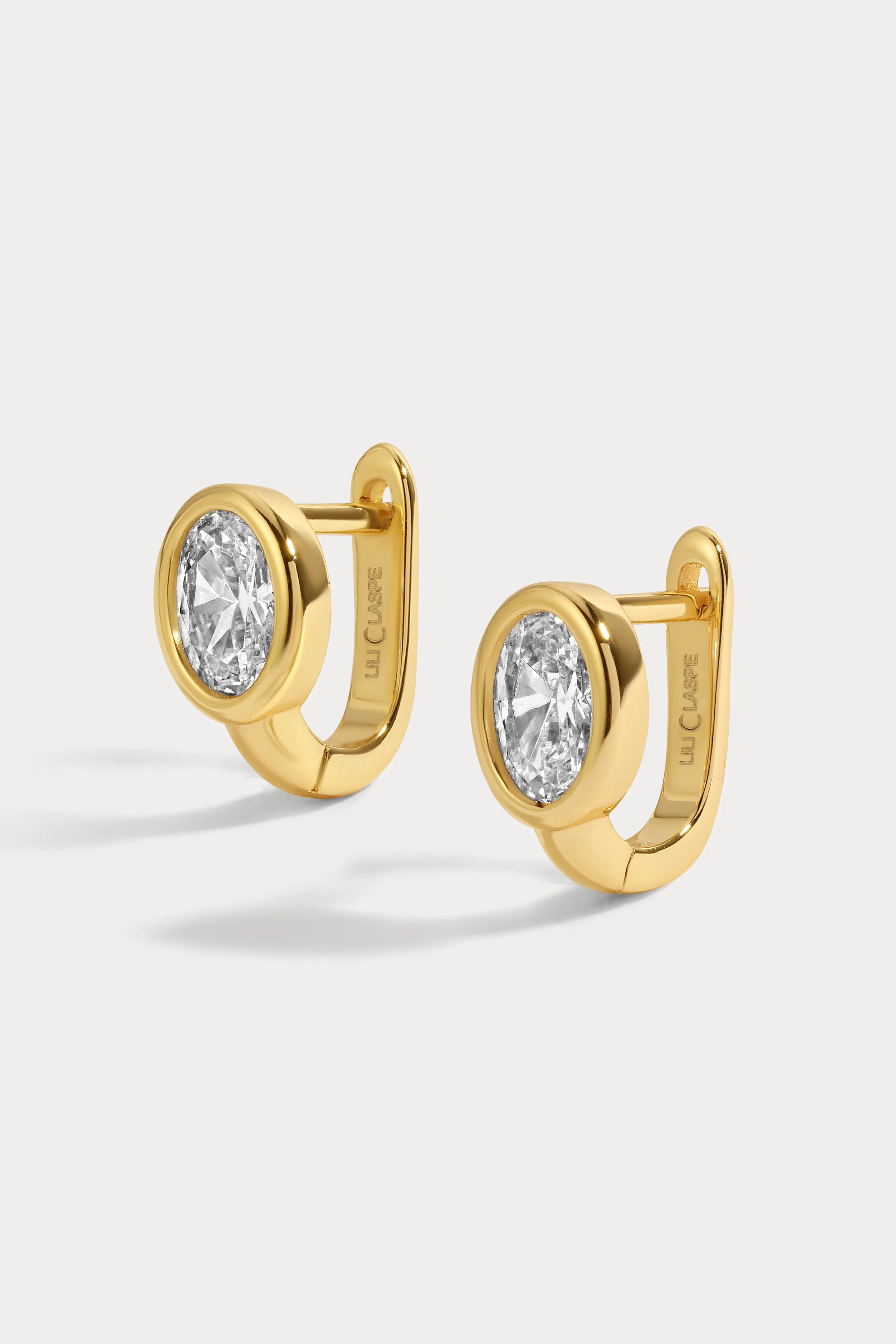 Rhea Oval Huggies | Lili Claspe