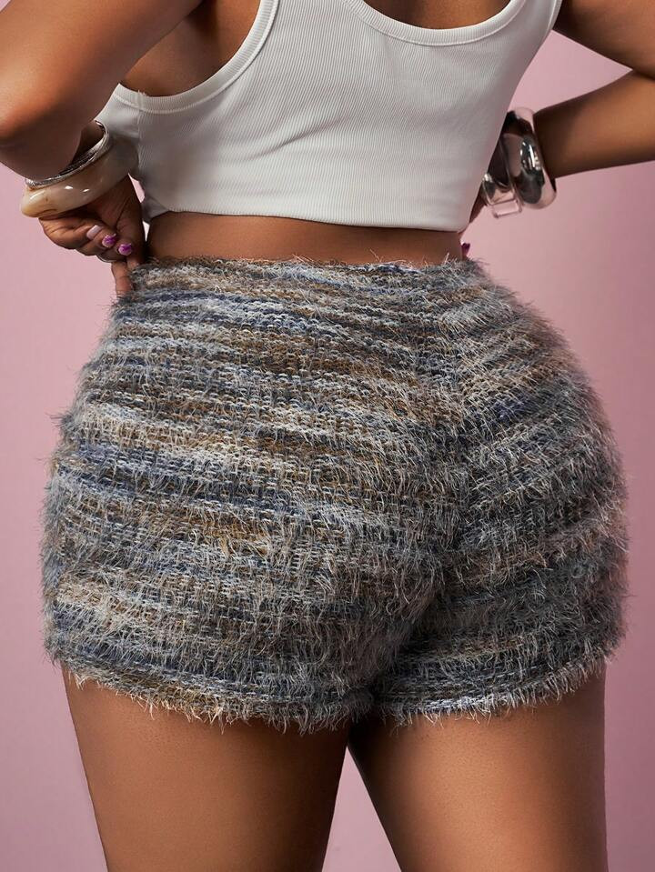 Slaydiva Plus Size Women Casual Textured Fabric Hot Girl Shorts | SHEIN