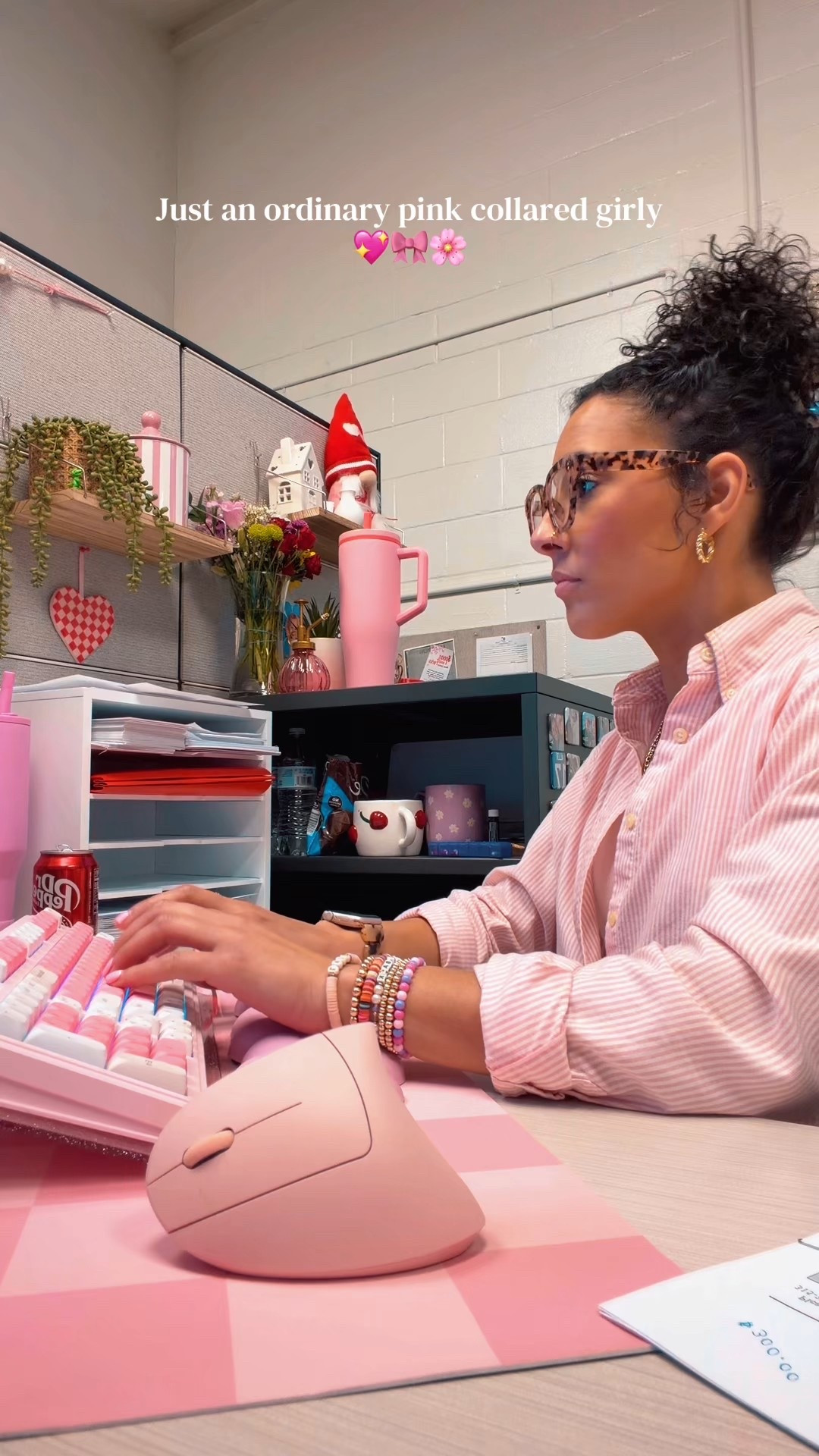 Office Essentials 🎀💖✨

#LTKWorkwear #LTKselfcare #LTKmomlife