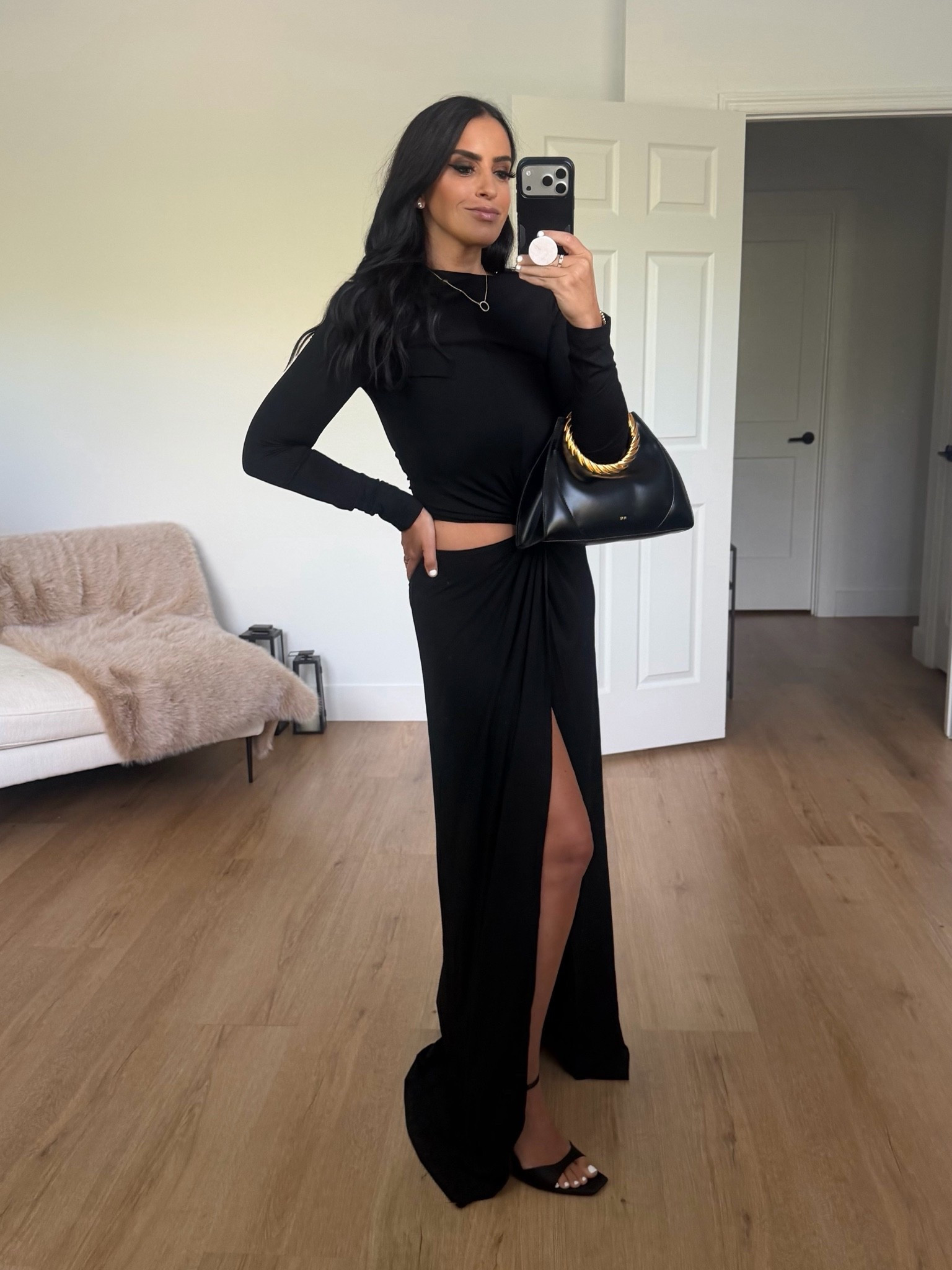 Leau vacanza black gown dress wearing size medium but should have done a small