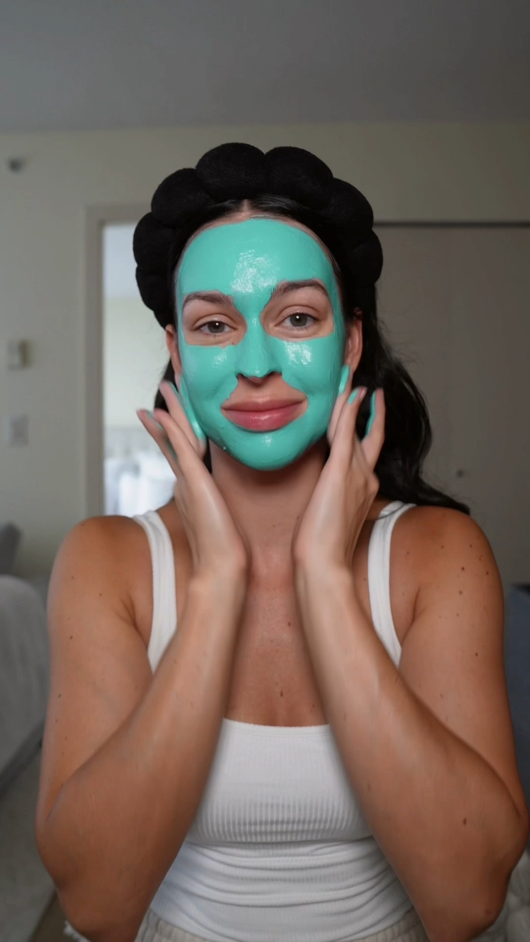 One month in Europe has done a number on my skin so I needed a full post travel skincare reset! It felt sooo good to do this and my skin looked instantly brighter. My focus after travel is to: brighten, hydrate and target puffiness and acne. 

#skincareroutine #travelskincare #skincarereset #skincare #hydratingproducts #dryskin


#LTKtravel