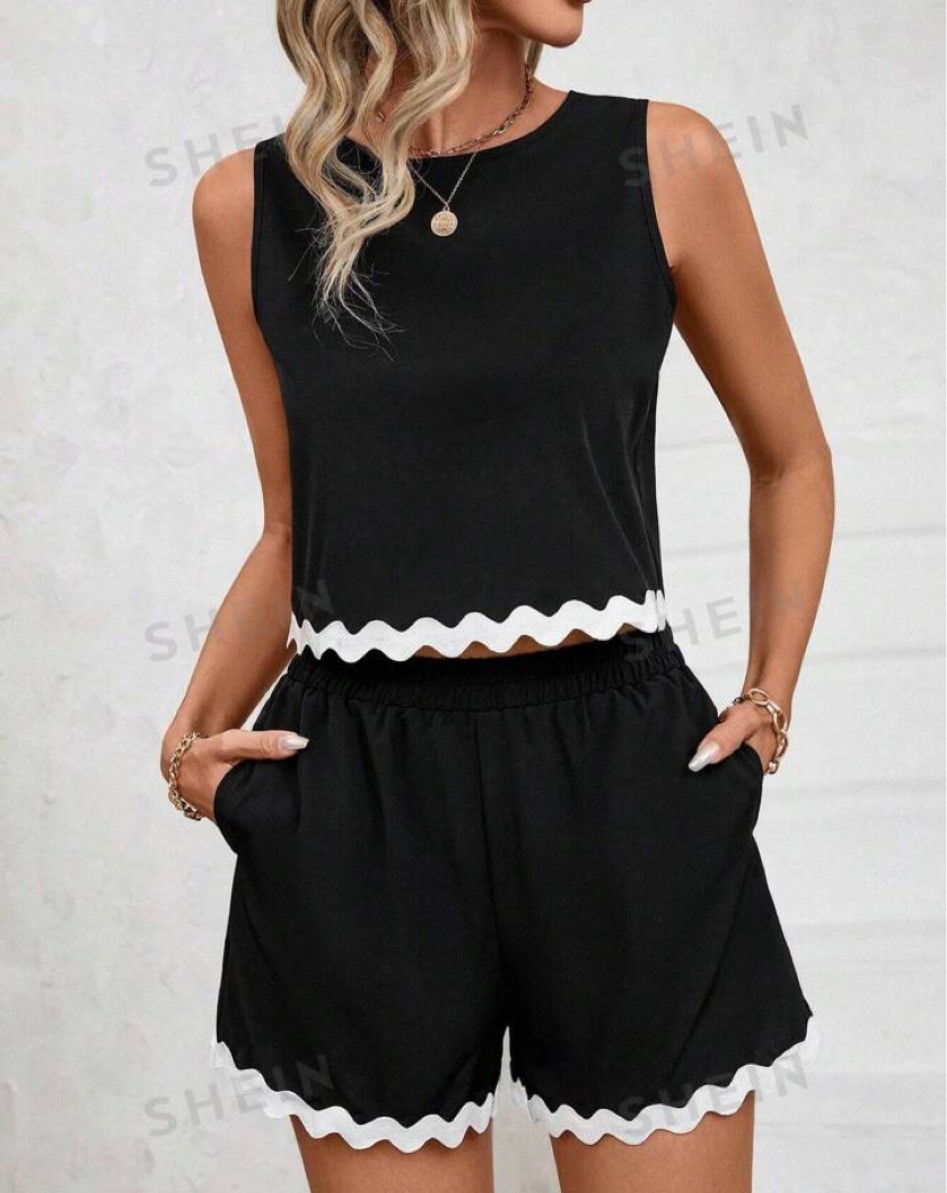 Ric rac two piece outfit set on Shein! Black two piece outfit set at Shein! Ric rac pattern shorts and tank top outfit 