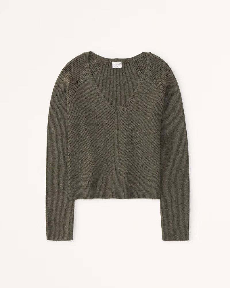LuxeLoft V-Neck Sweater Khaki Sweater Sweaters Fall Sweater Abercrombie Sweater Fall Outfits 2022 | Abercrombie & Fitch (US)