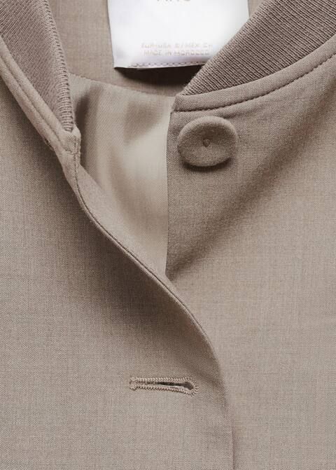 Buttoned cropped jacket | Mango Canada