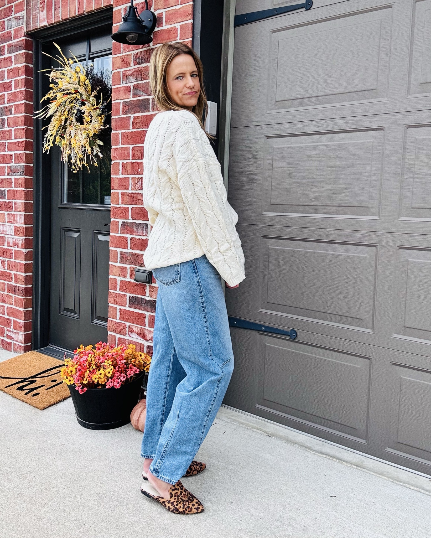 Sweater weather just hits different in these Levi Barrel Jeans 🍂
Comfy, casual, and perfectly slouchy — paired with a chunky knit and a pop of leopard for fun! 🐆

#LevisStyle #FallOutfit #SweaterWeather #LTKFallFashion #MidwestMamaStyle #CasualChic

#LTKStyleTip #LTKShoeCrush #LTKFindsUnder50