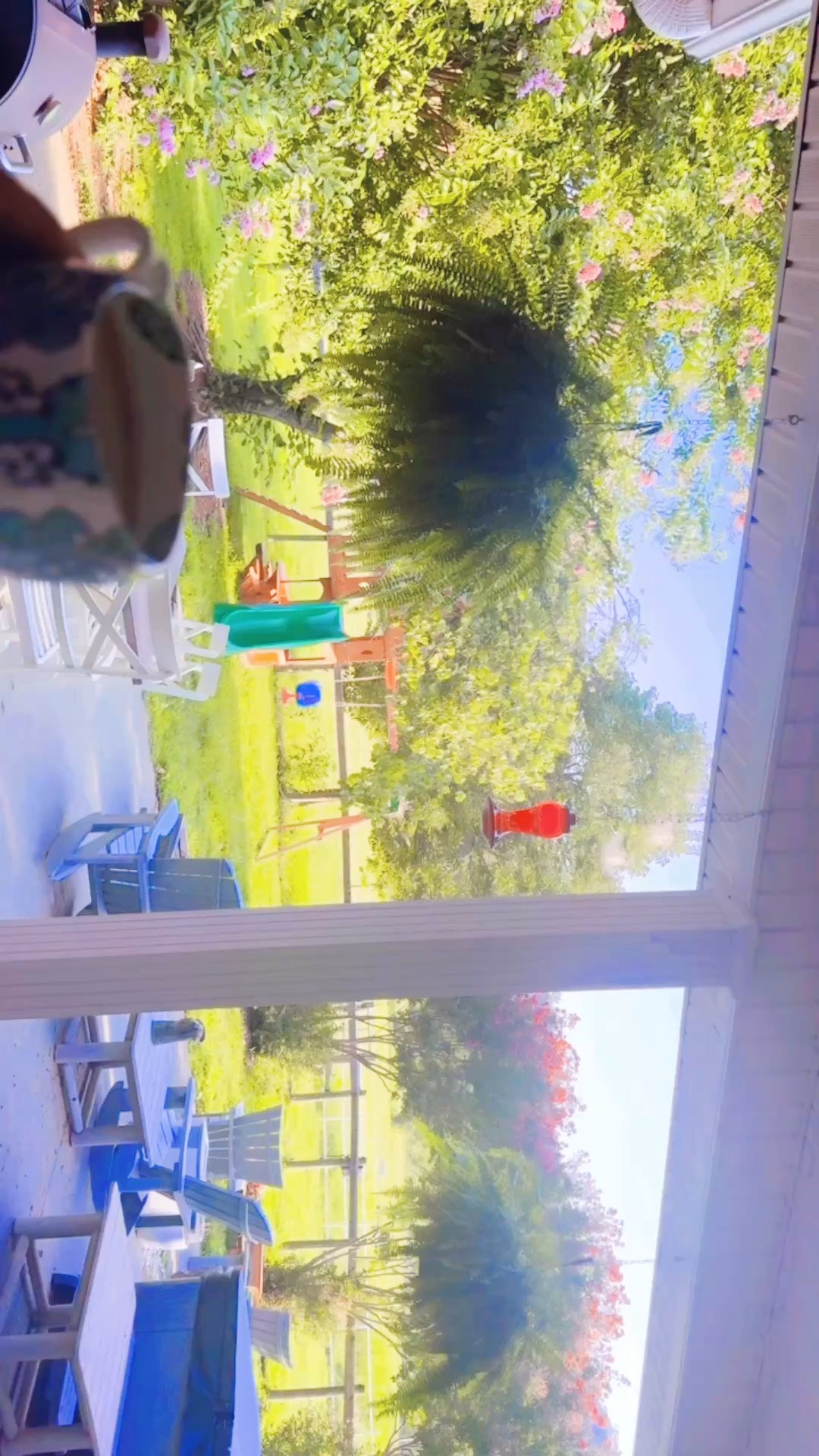 Quick little morning coffee ☕️ backporch view ☀️ before we head out the door 🚪 to the MomCo group at our 💒 this morning!!!  Hope everyone has the best day!!! 🌼✨