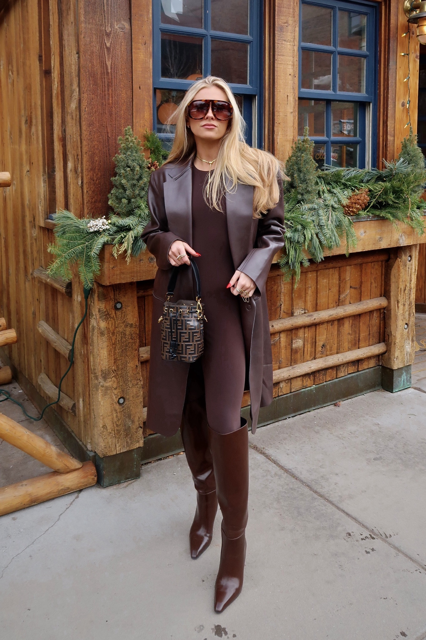 Aspen looks loading… 🧸🥂✨

#LTKSeasonal #LTKfindsunder100 #LTKstyletip