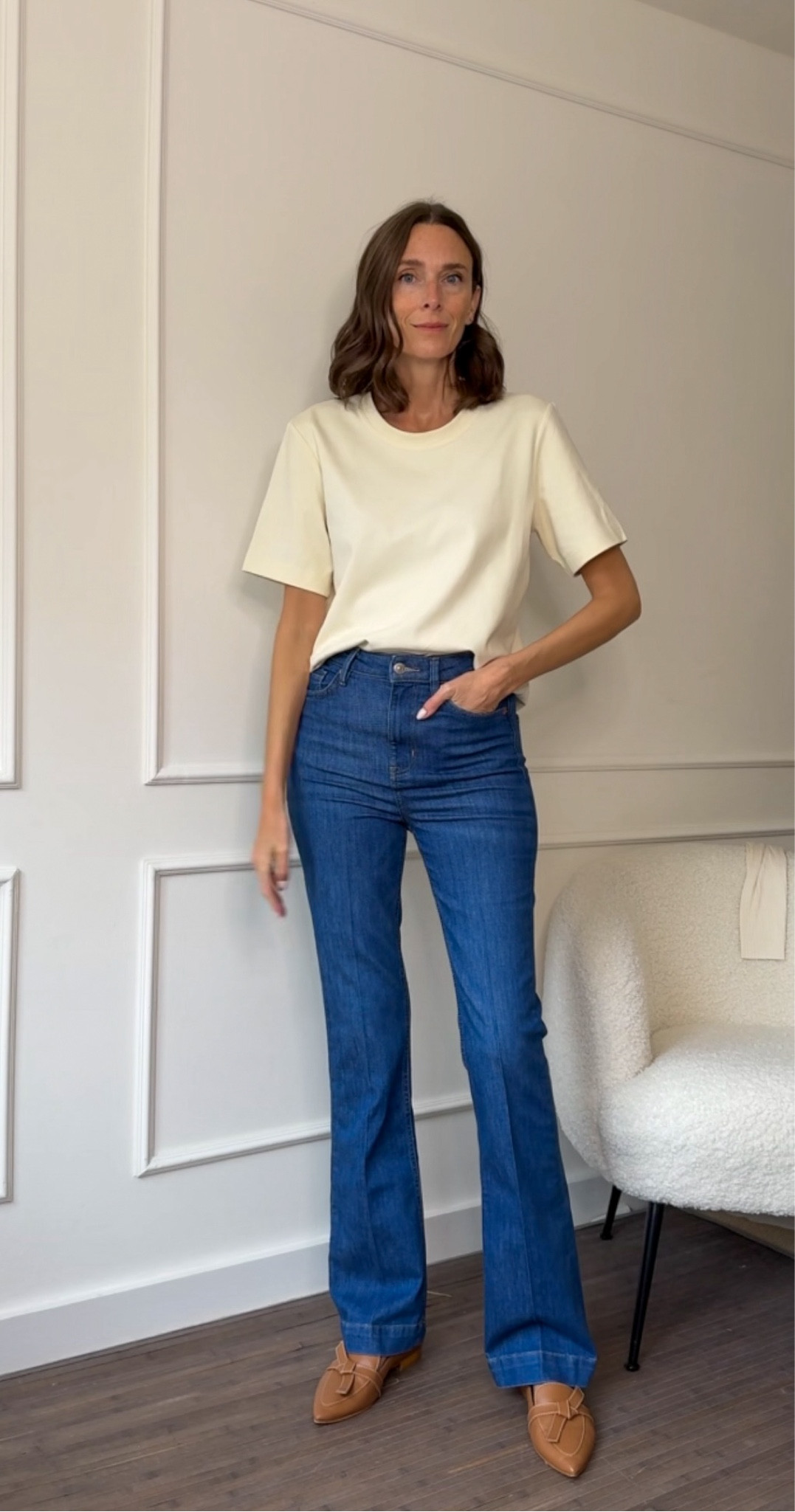 The perfect pair of jeans for autumn? Such a flattering cut. I love the colour, the gentle flare and the crease detail down the front. Worn here with an off-white t-shirt, my favourite tan flat shoes and a burgundy bag 🍇

I wear an 8 long in the jeans. 



#LTKStyleTip #LTKFindsUnder50 #LTKSeasonal