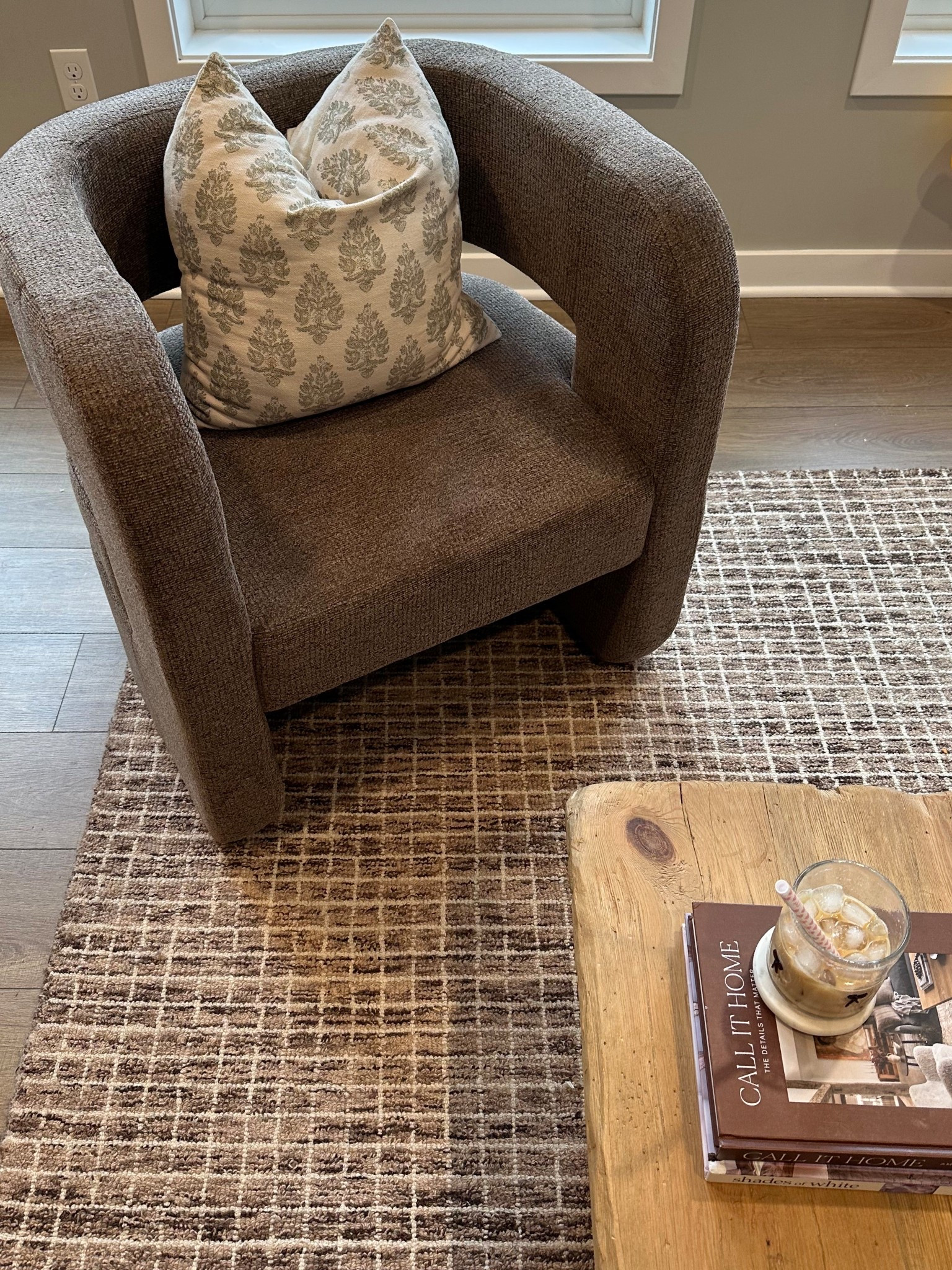 New accent chair in the living room from Wayfair 🤎🫶🏼🧸

#LTKU #LTKHome