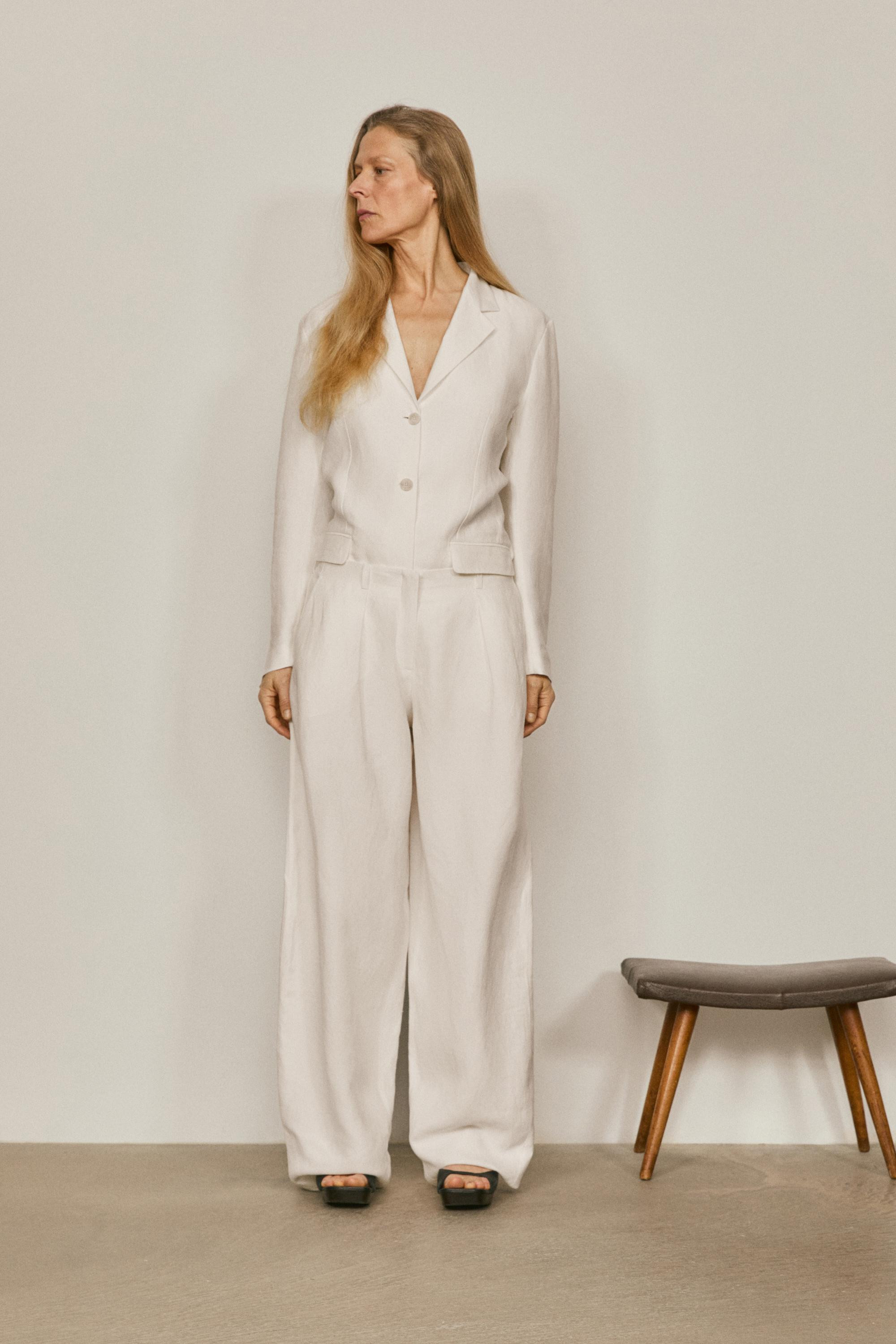 Flowing linen blend trousers with darts - LIMITED EDITION | Massimo Dutti US