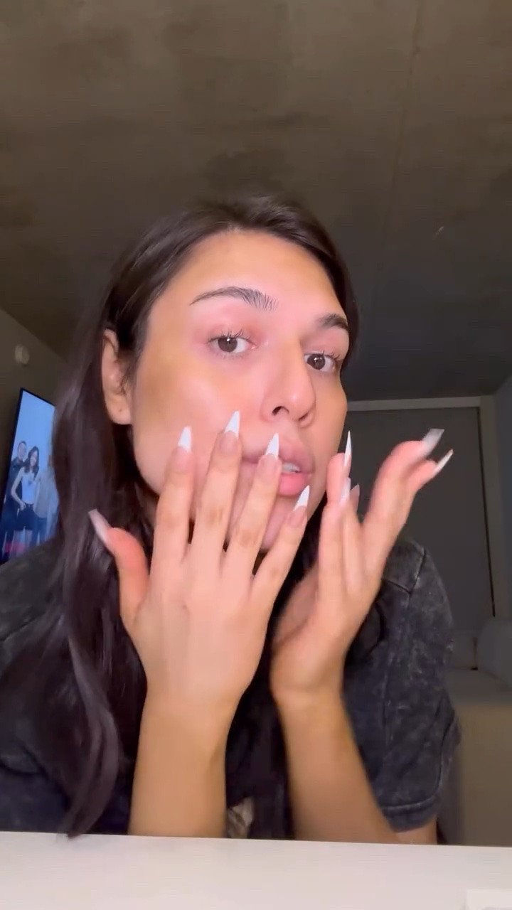 Press on nail tutorial 😈
all the products are linked in the link tree in my bio😘
#nails #explore #reels