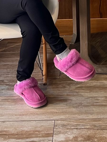 Girls ugg slippers || girls ugg slides 

#LTKshoecrush
